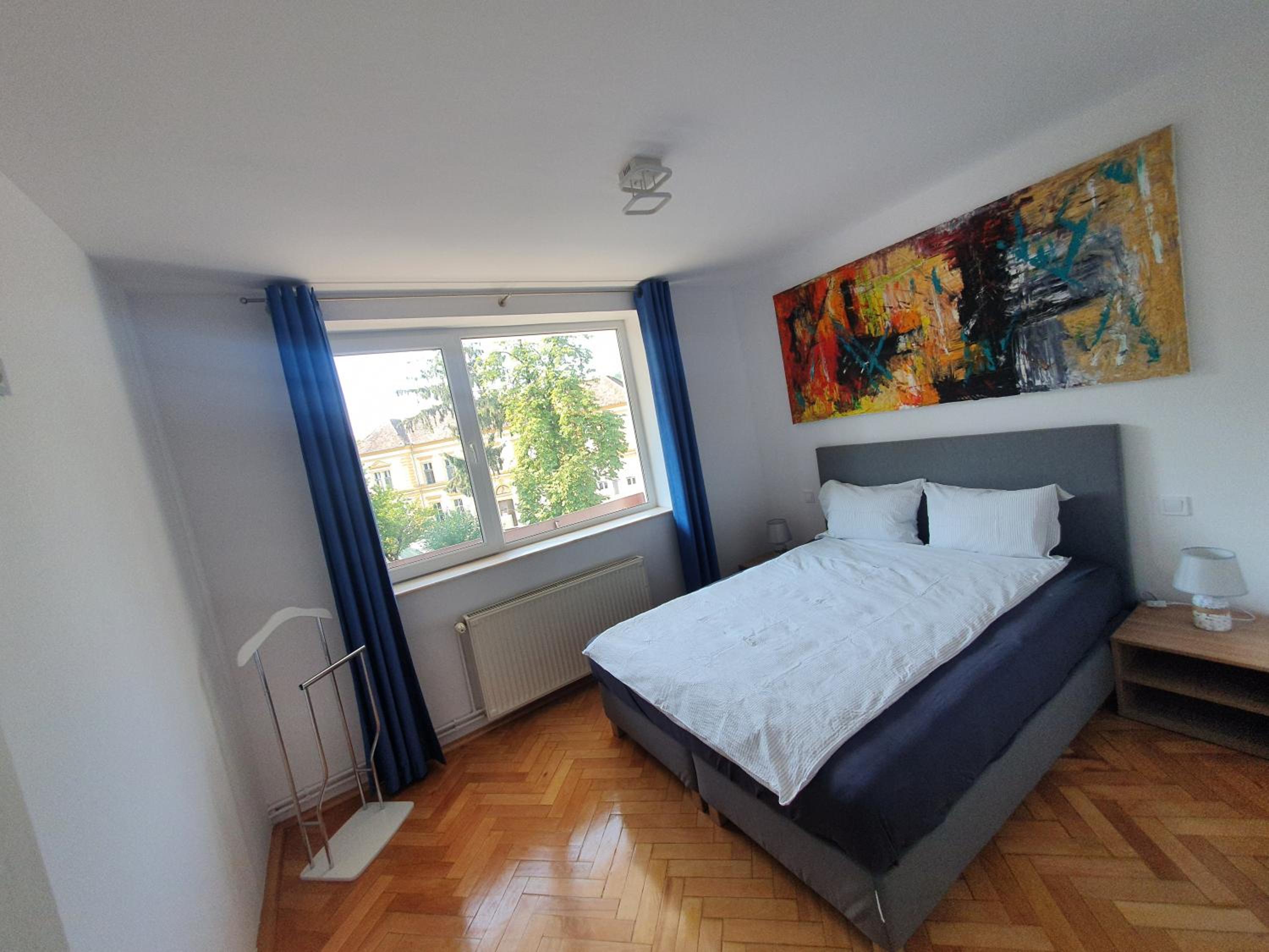 One-Bedroom Apartment - Photo 4