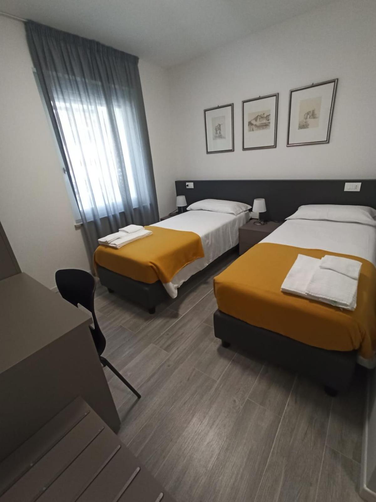 Double or Twin Room with Private Bathroom photo 3