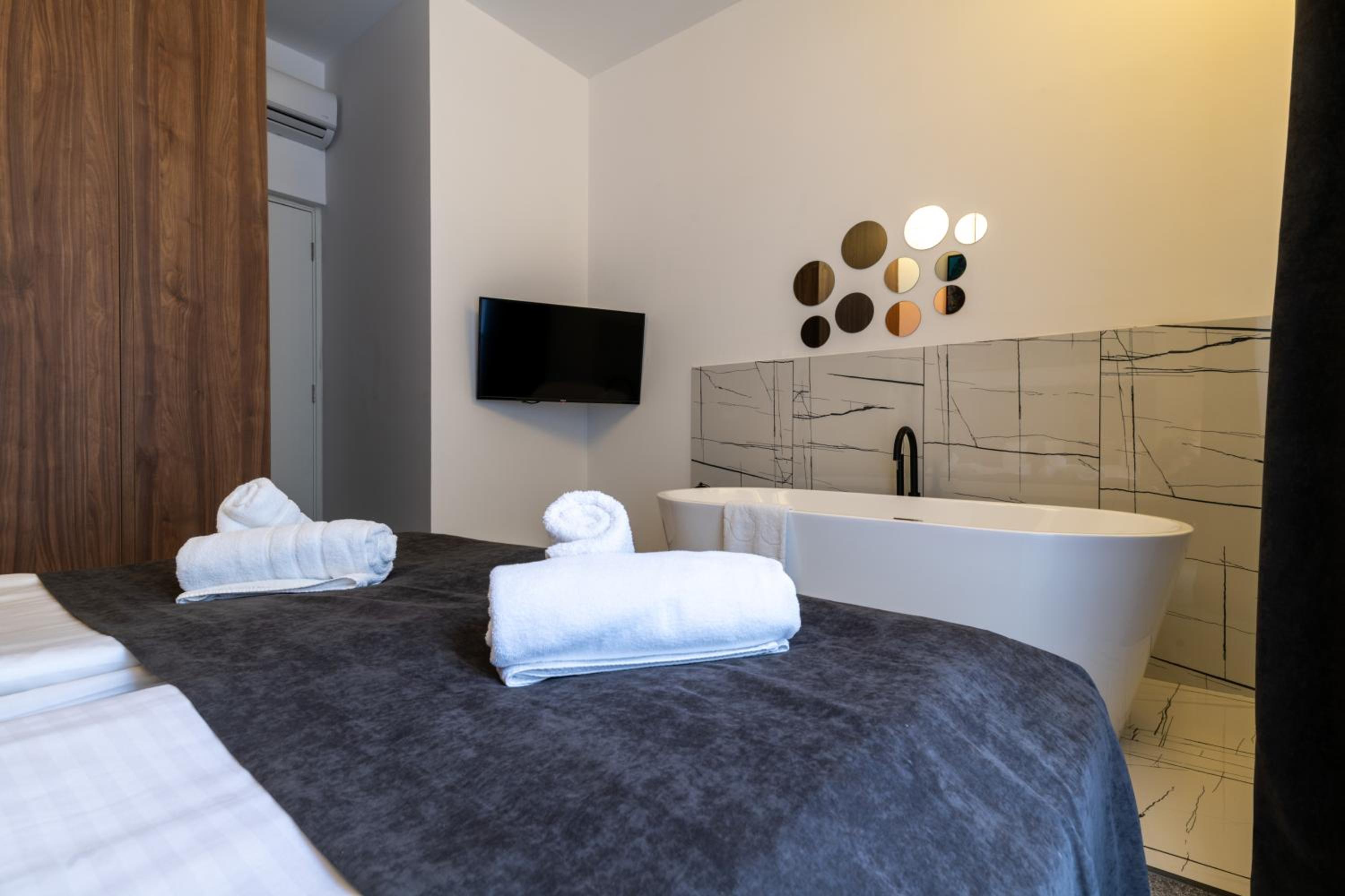 Superior Double Room - Annex - Photo 7
