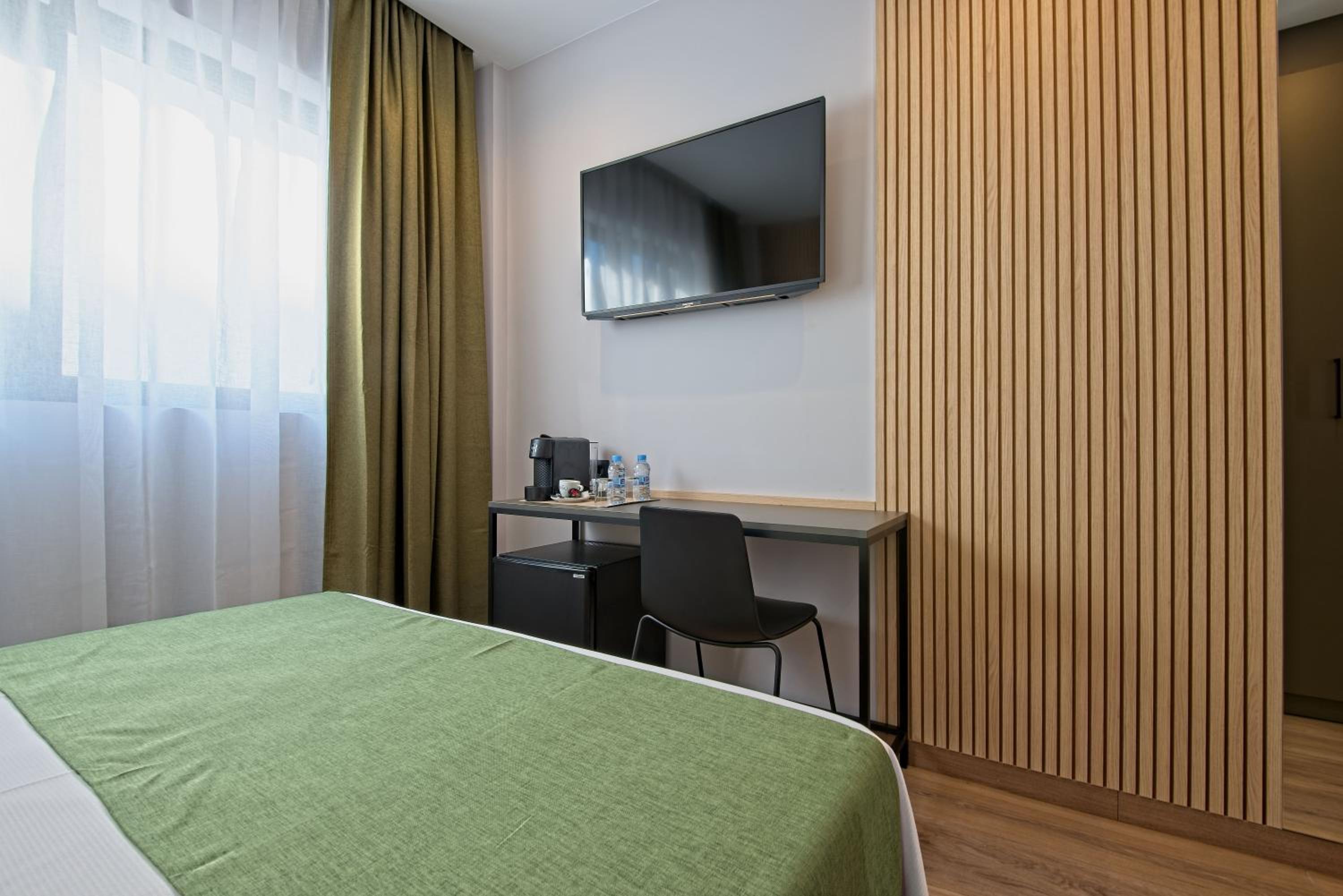 Double Room - Photo 3