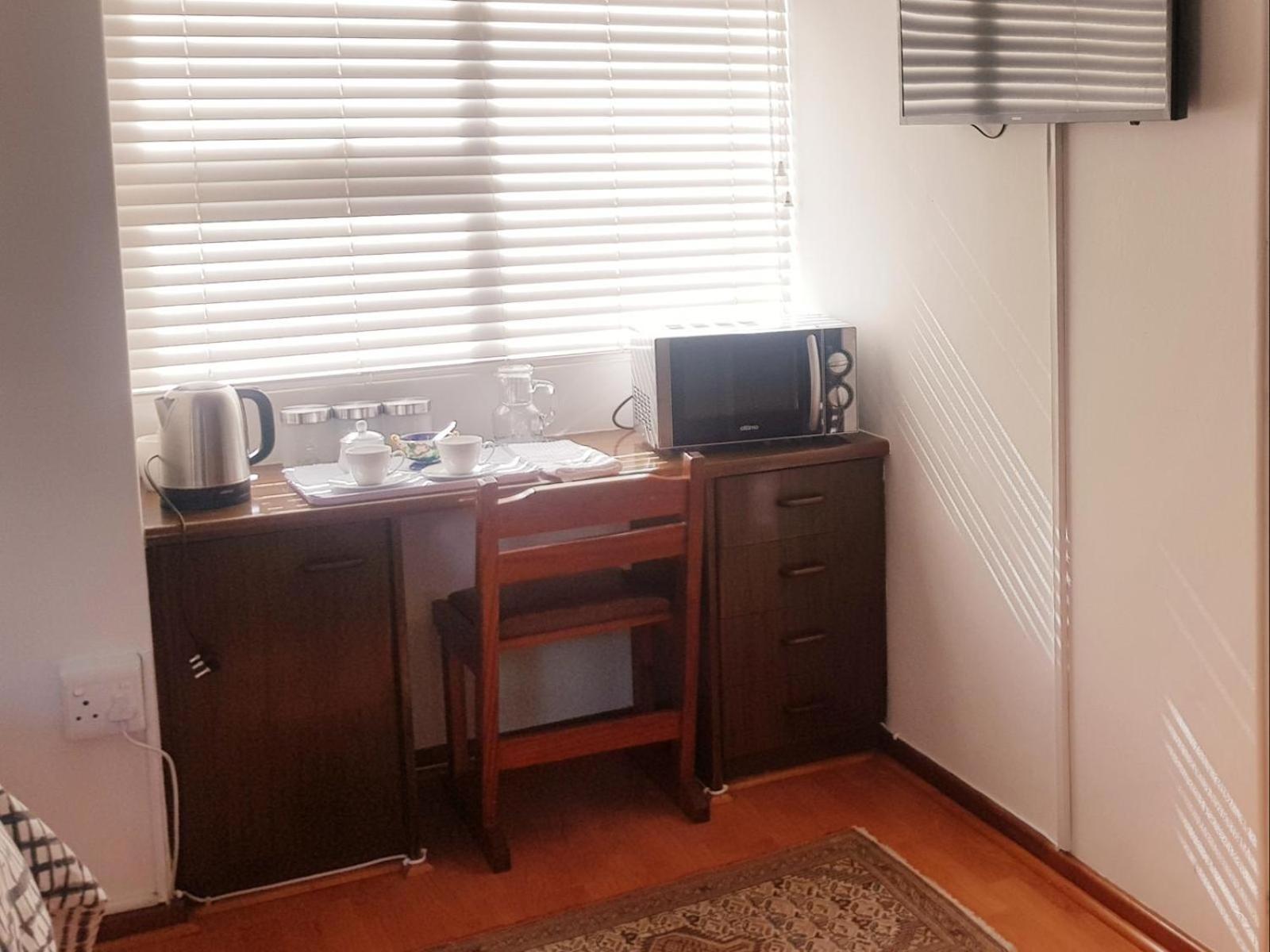 Comfort Queen Room - Photo 5