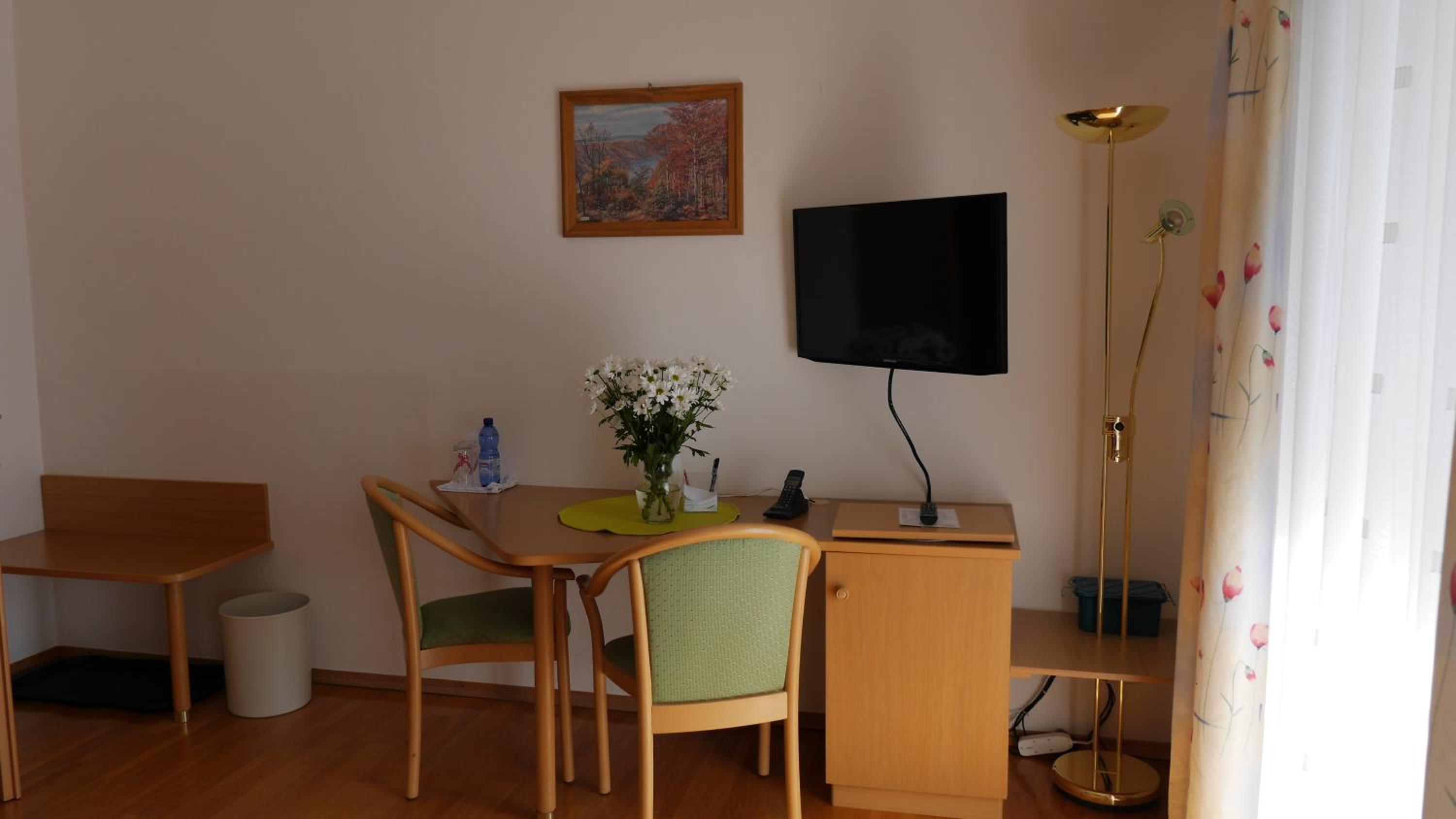 Family Room with Balcony photo 2