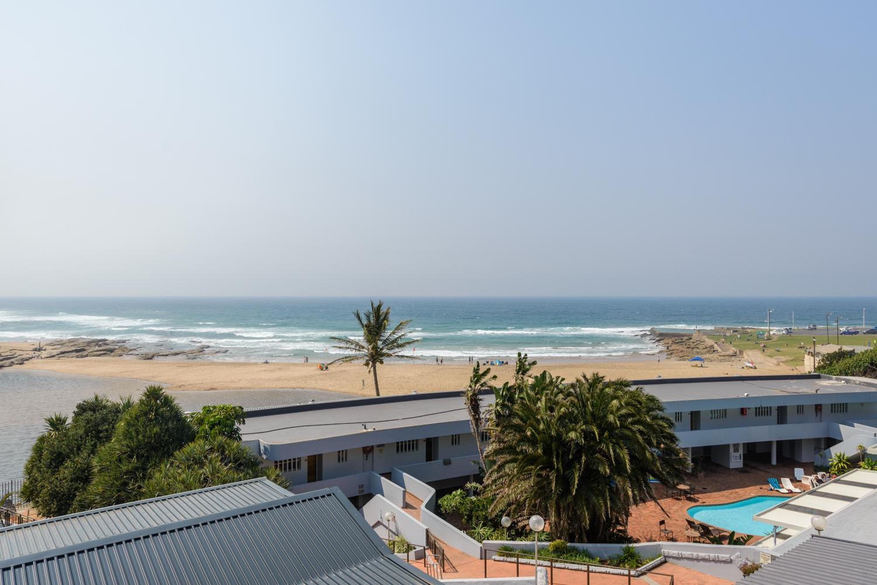 Deluxe King Room with Sea View photo 2