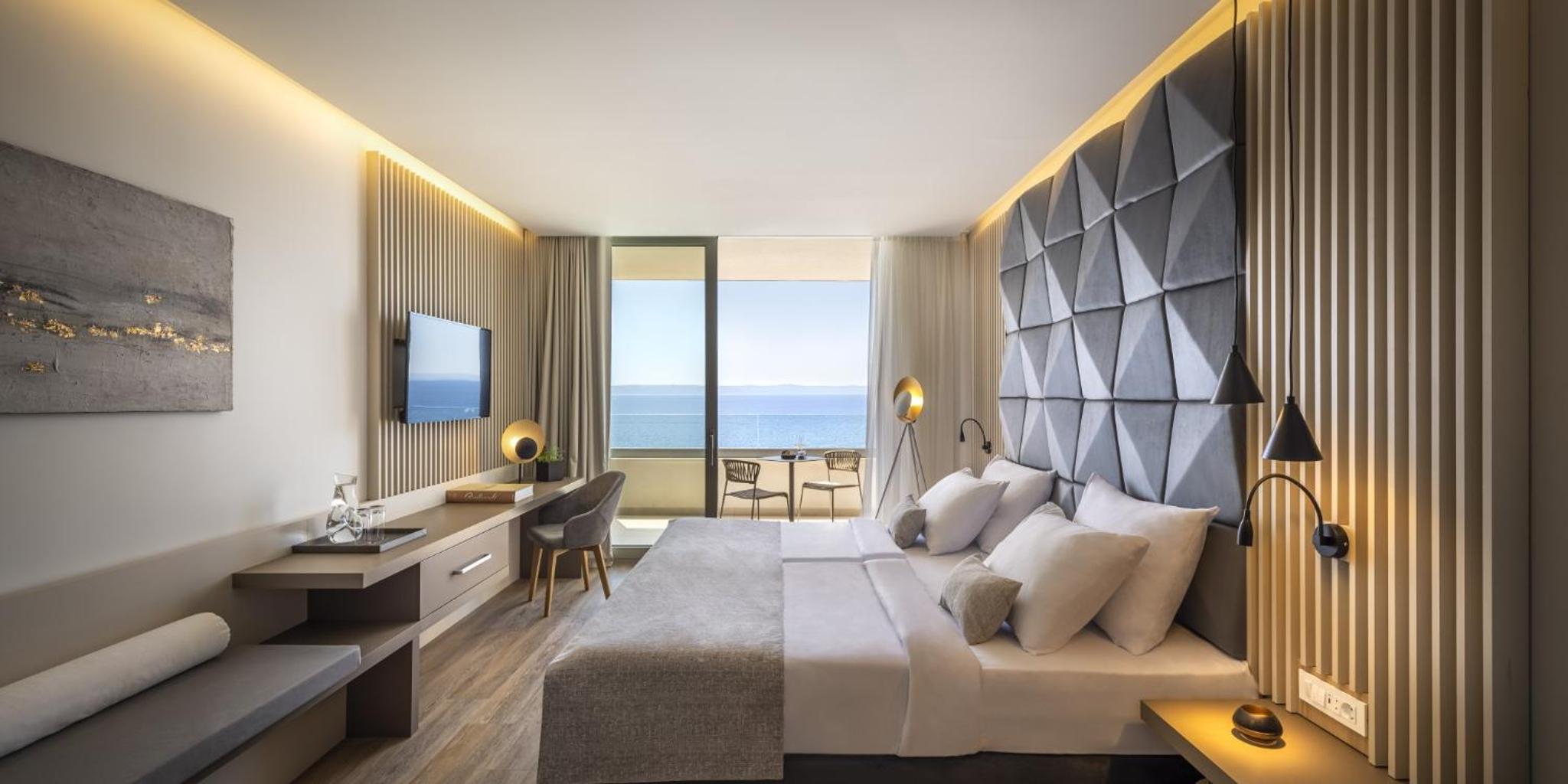 Luxury Room with Sea View and Balcony - Photo 1