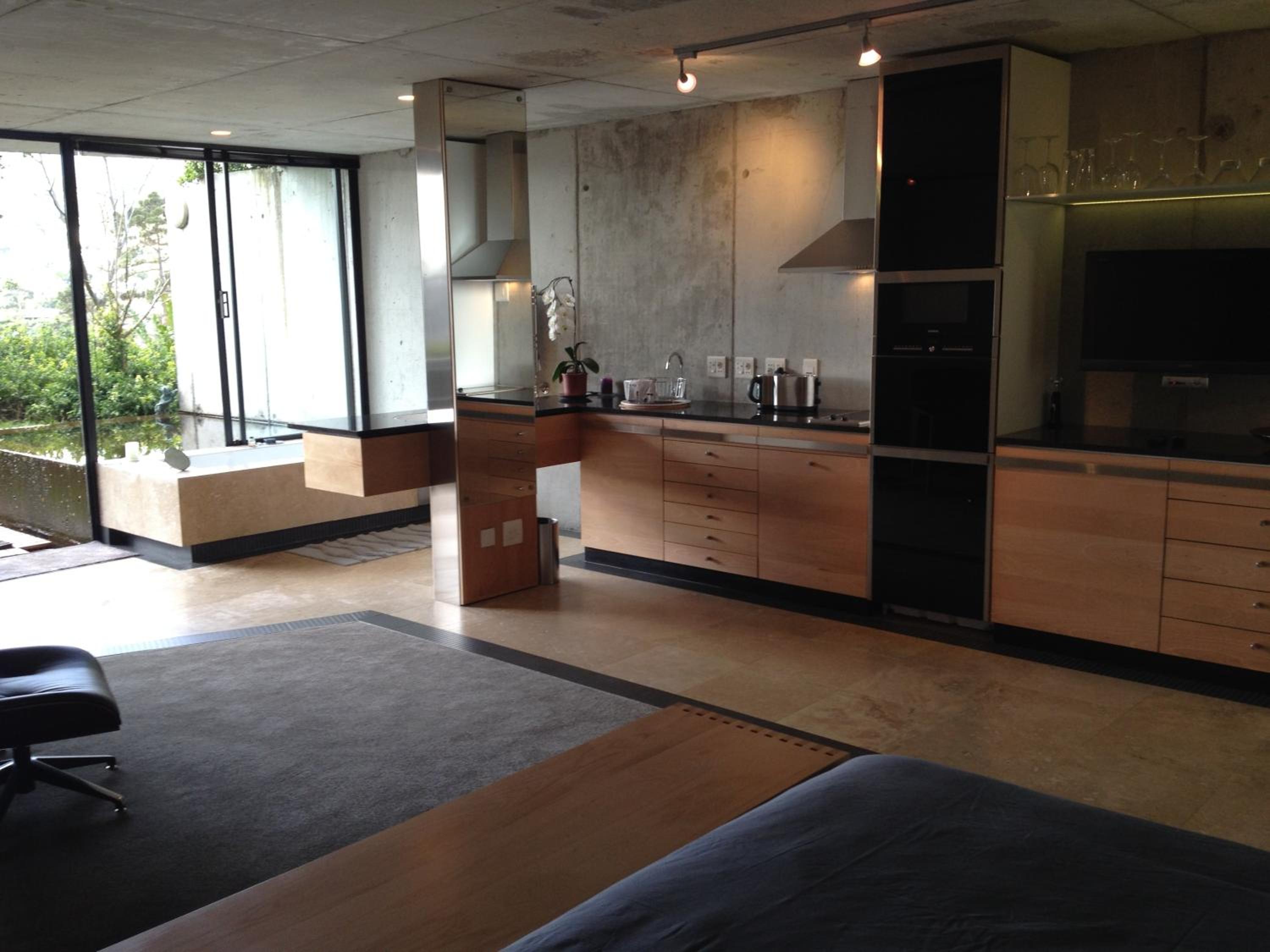 Deluxe Double Room with Bath 3