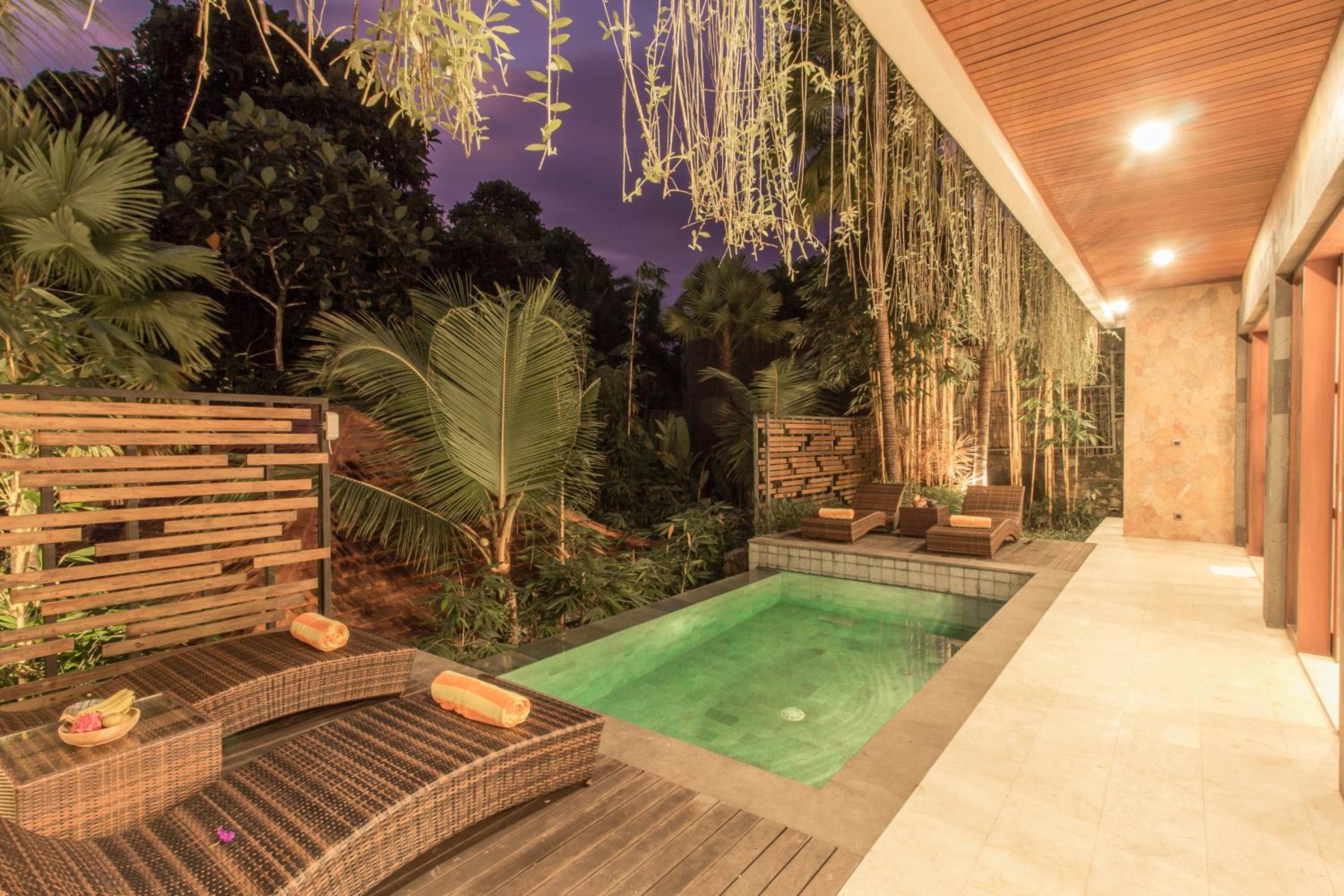 Villa with Private Pool - Photo 6