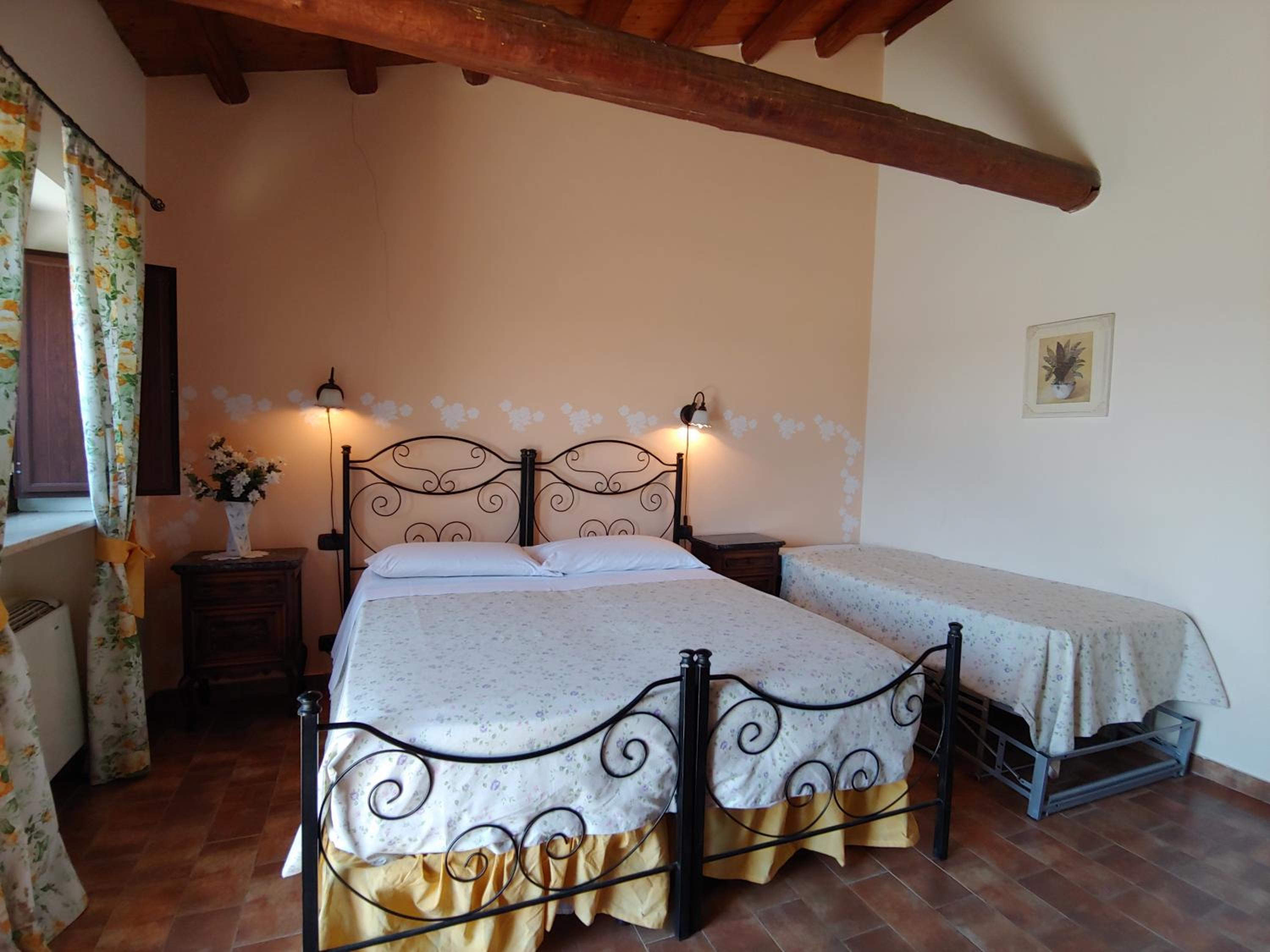 Family Room with Private Bathroom - Photo 11