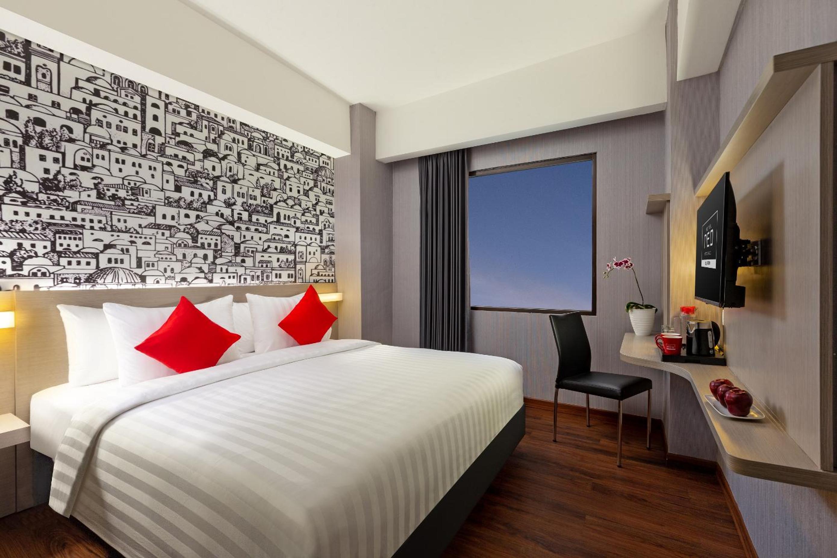 Suite - Photo 1