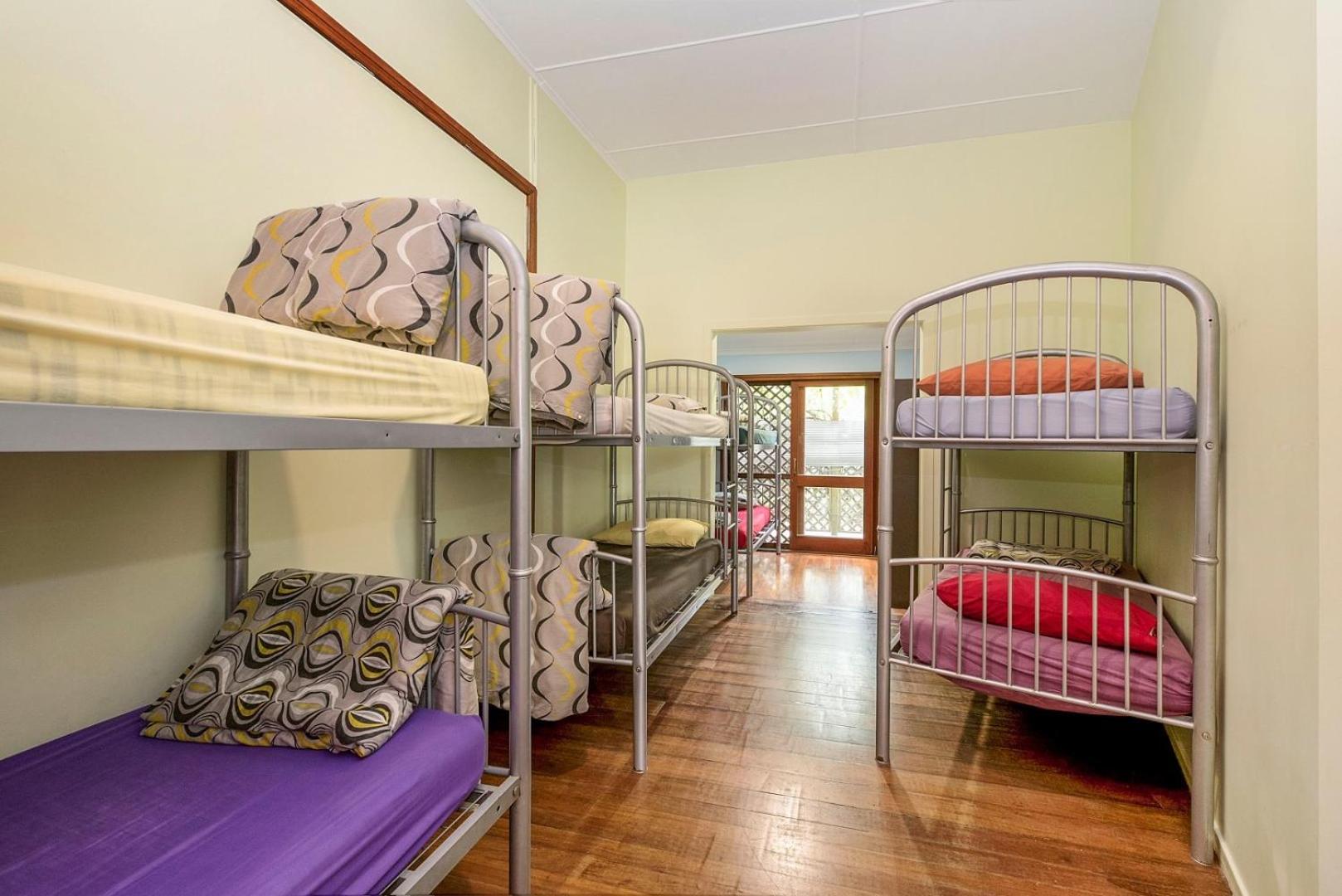 Bed in 8-Bed Mixed Dormitory Room photo 1