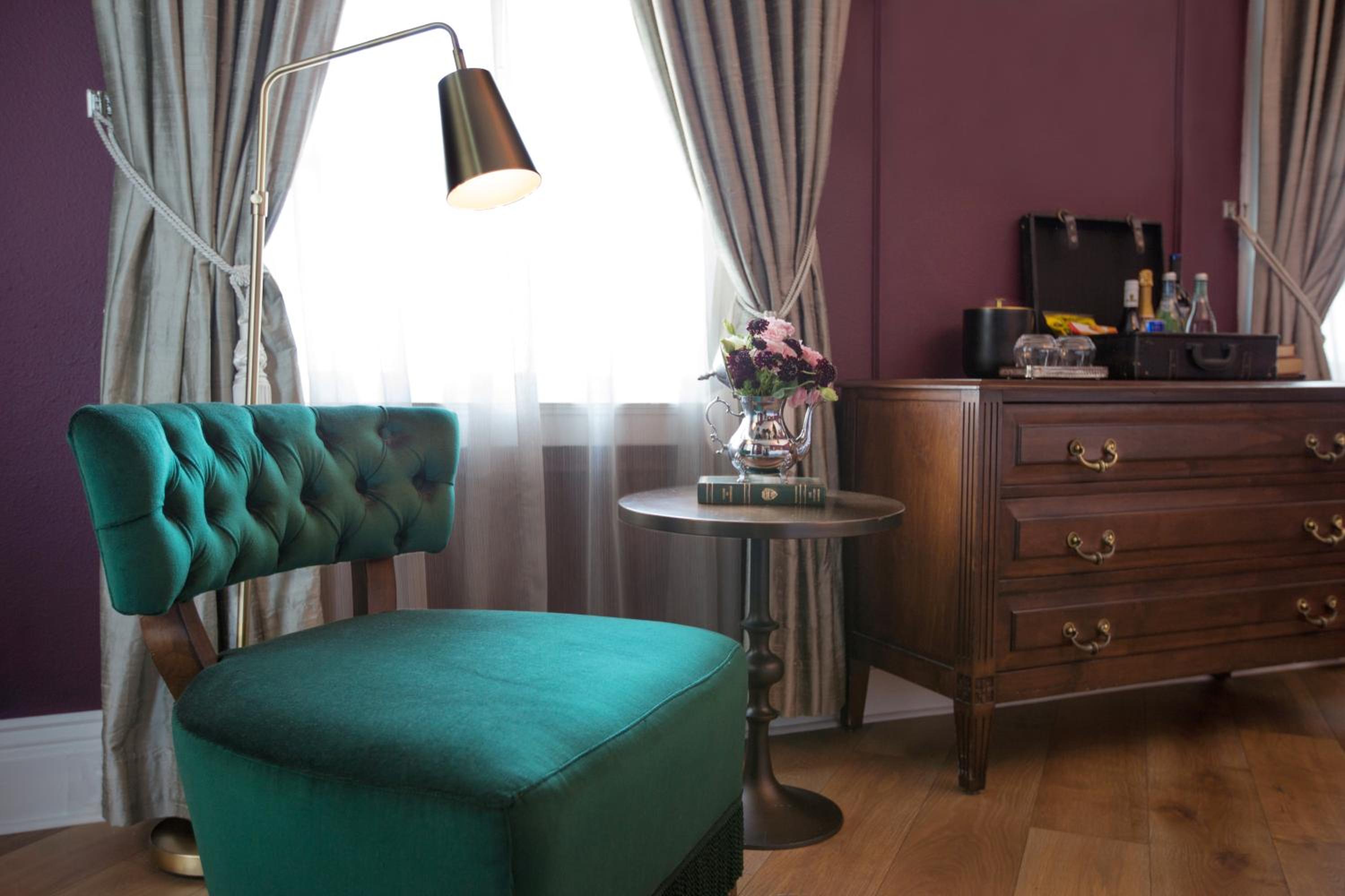 Classic Double Room with Two Double Beds photo 2