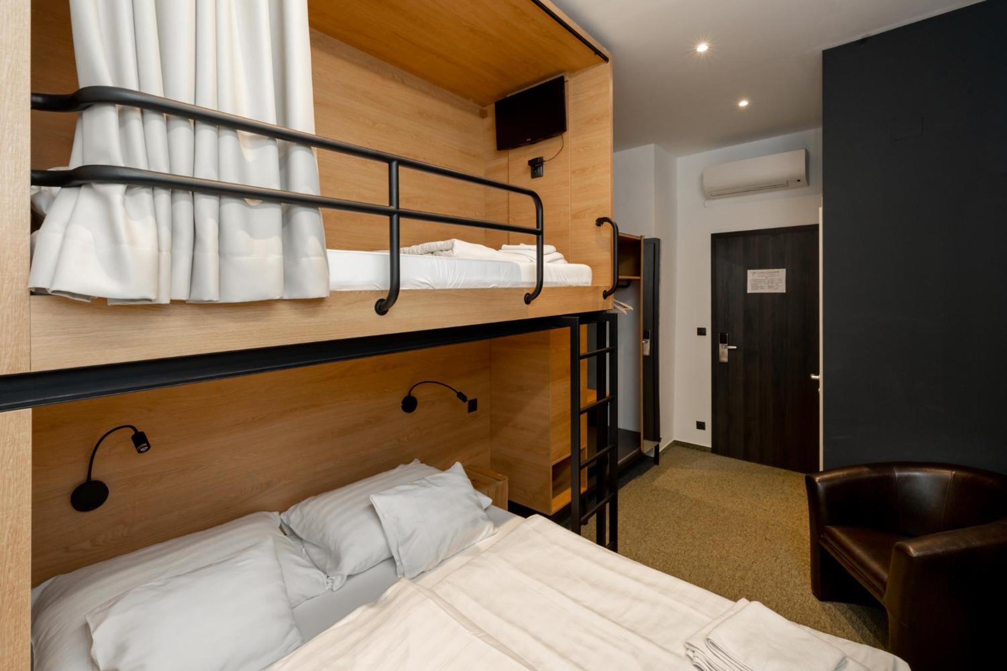 Triple Room with Shower photo 3