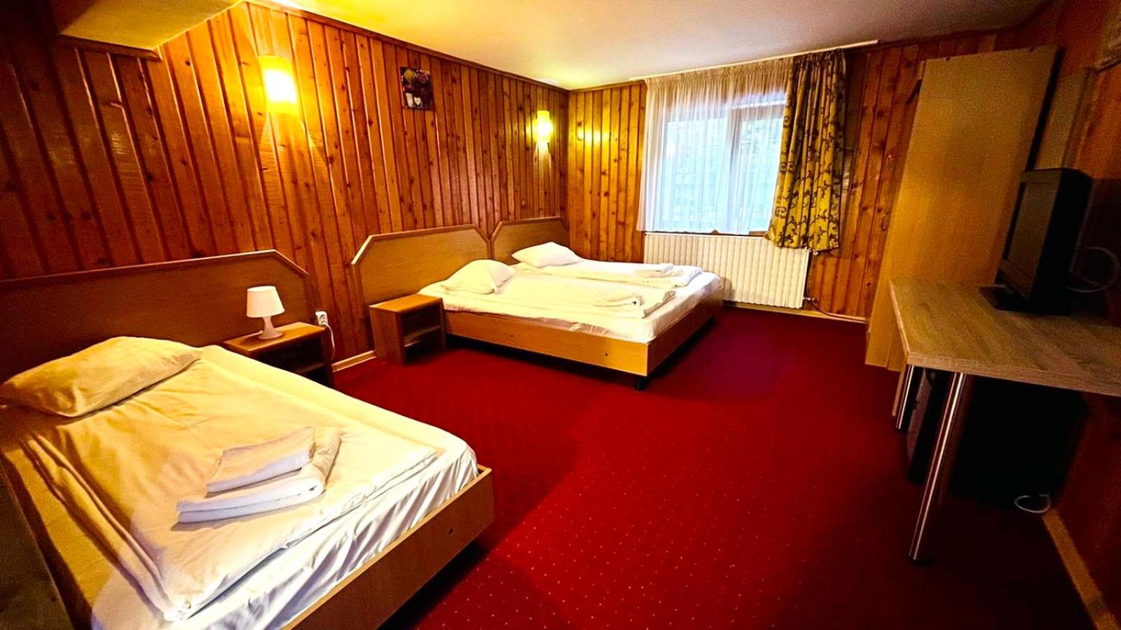 Economy Triple Room Semi-Basement