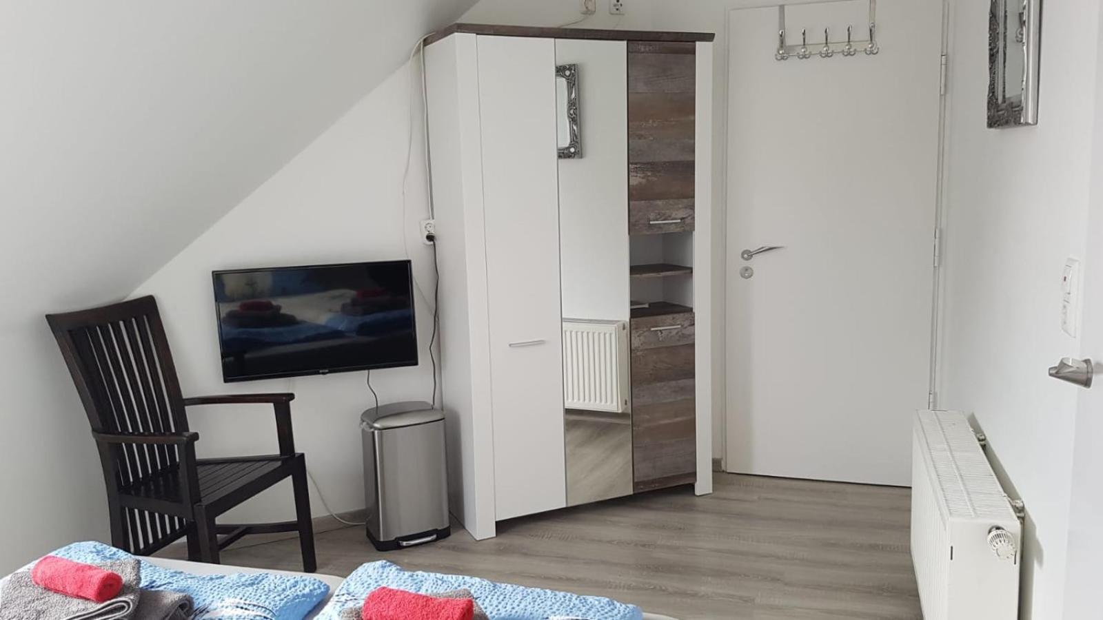 Budget Double Room photo 3
