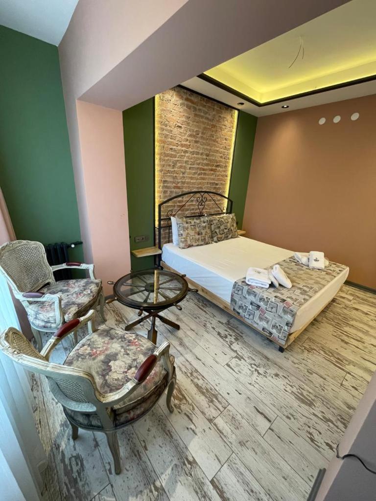 Deluxe Junior Suite - Photo 12