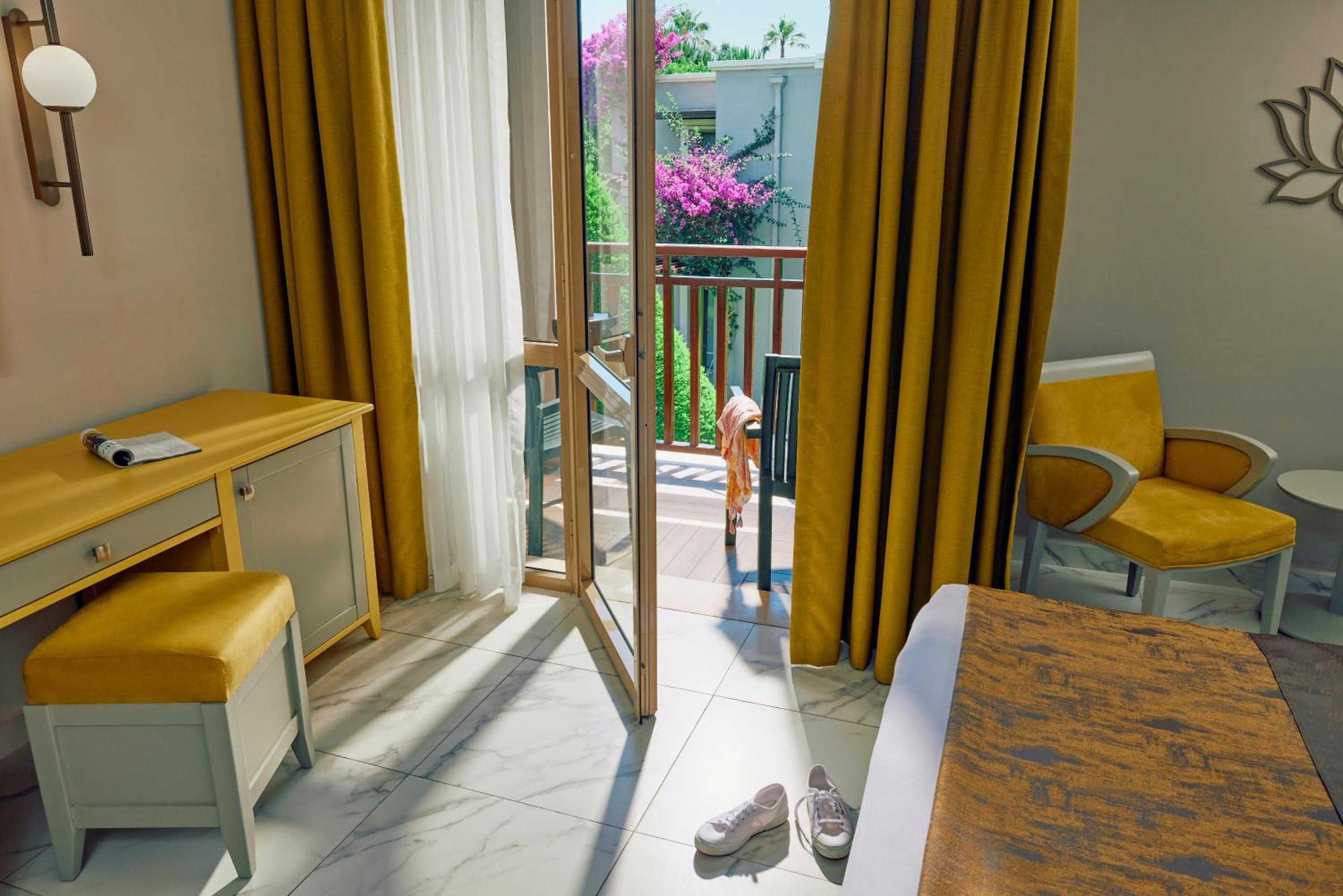 Standard Double Room - Photo 4