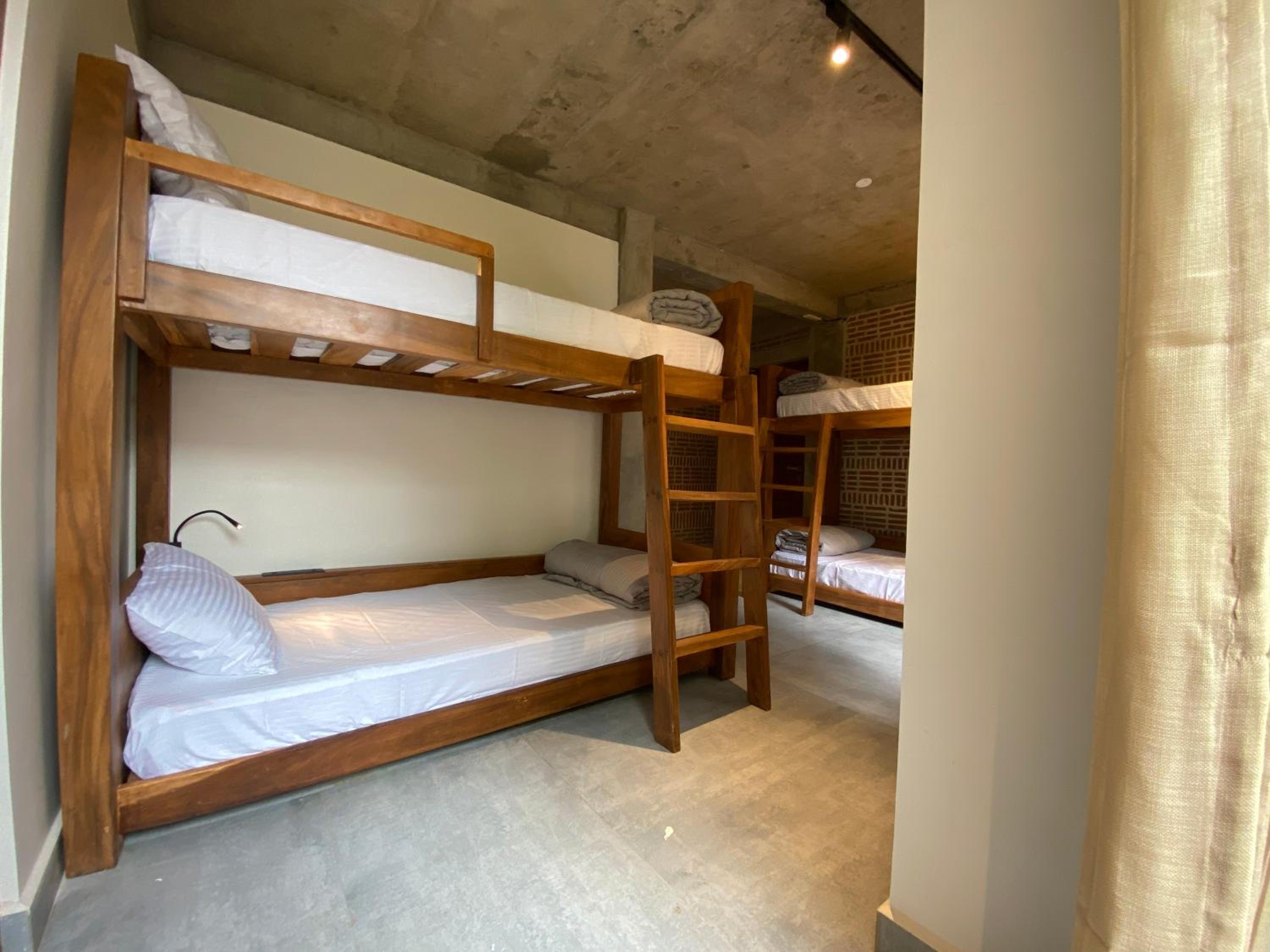 Bed in 4-Bed Mixed Dormitory Room photo 2
