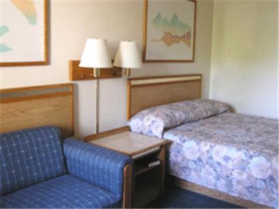 Queen Room photo 1