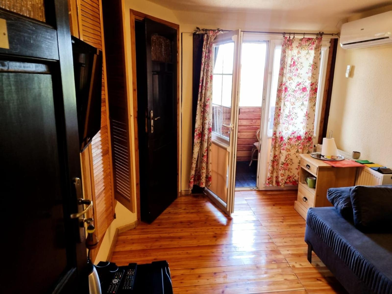 Double Room with Private Bathroom photo 1