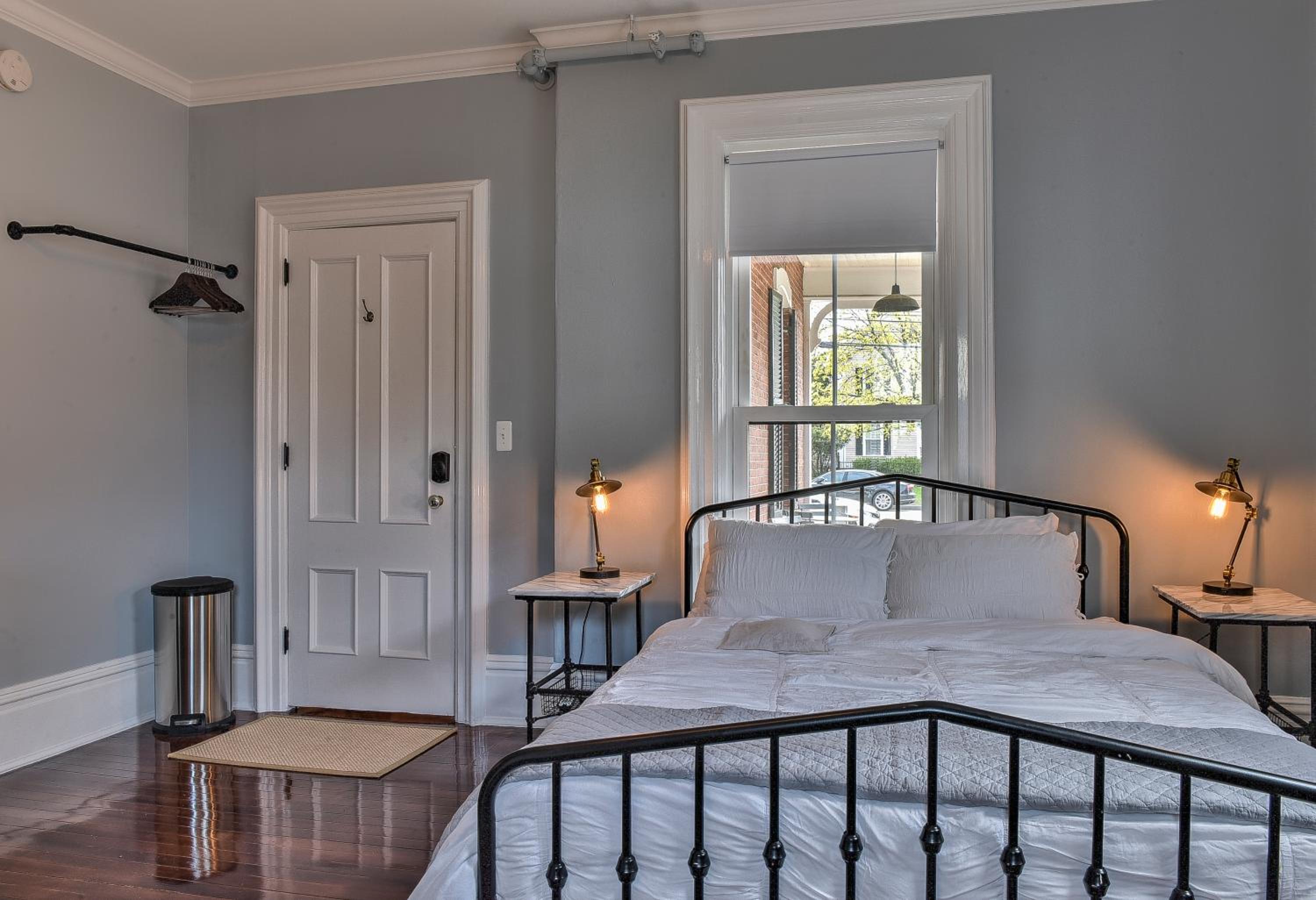 Queen Room - Photo 1