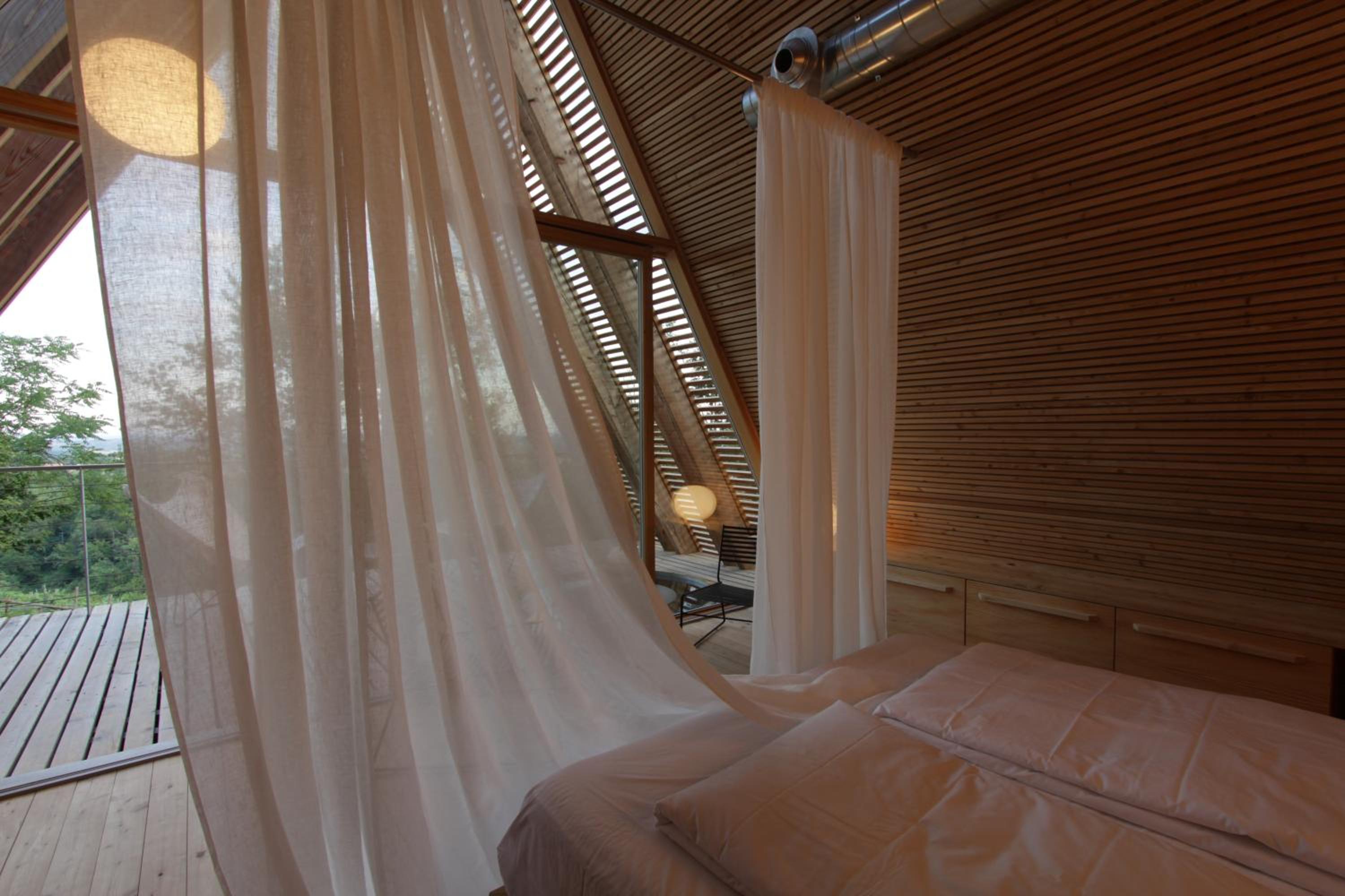 Deluxe Queen Room photo 1