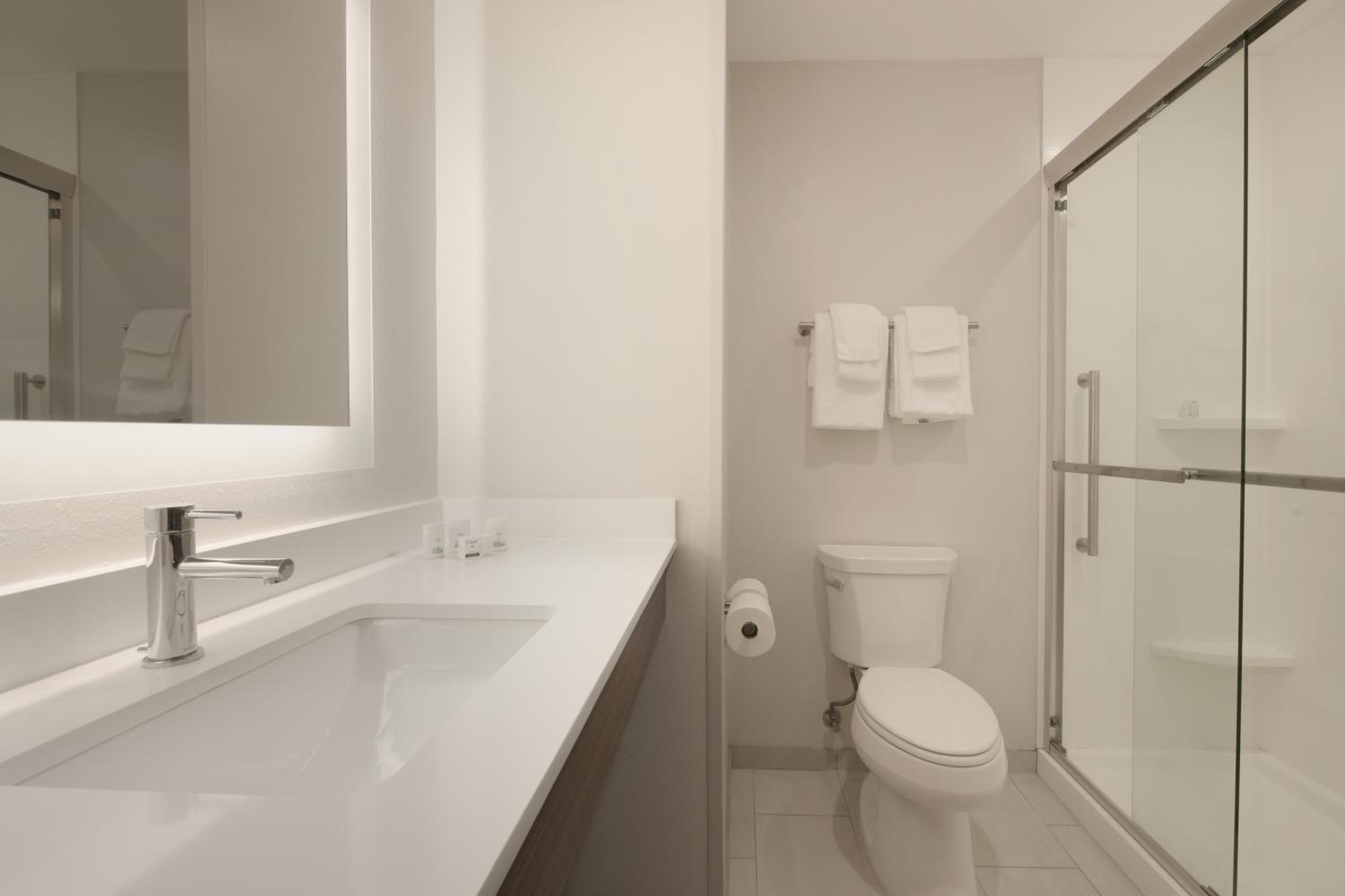 Standard King Room - Photo 2