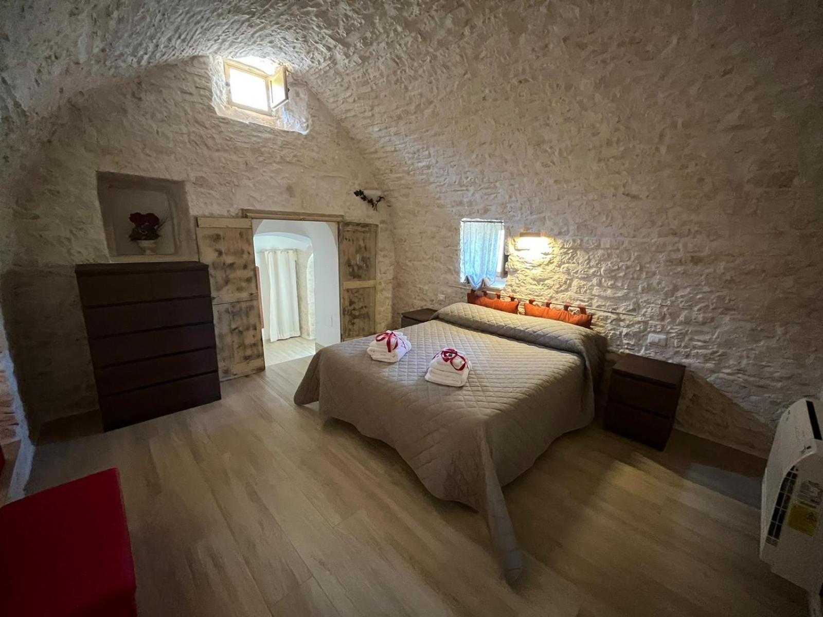Two-Bedroom House - Photo 25