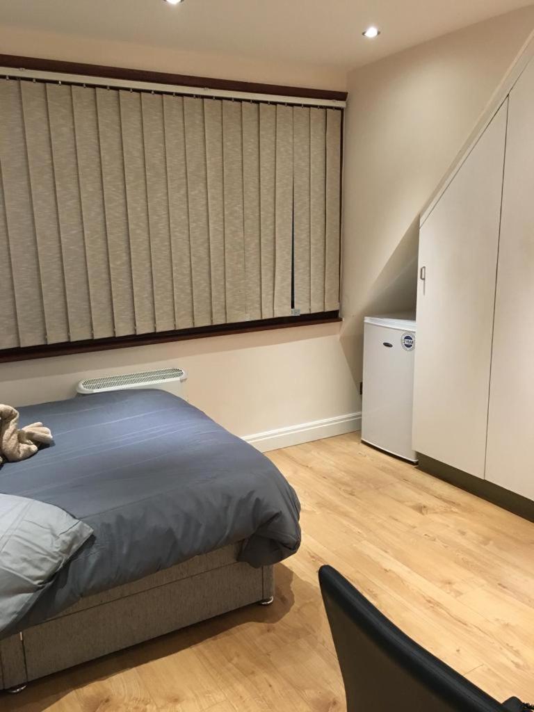 One-Bedroom Apartment photo 2