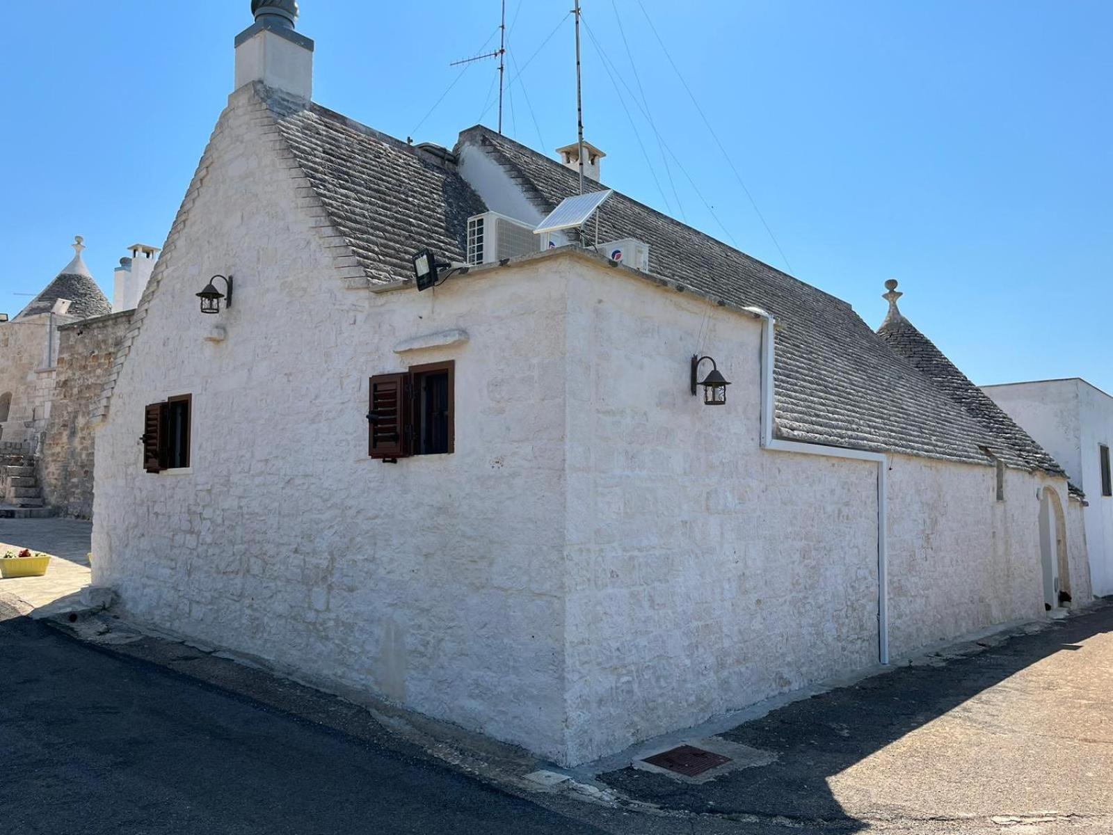 Two-Bedroom House - Photo 4