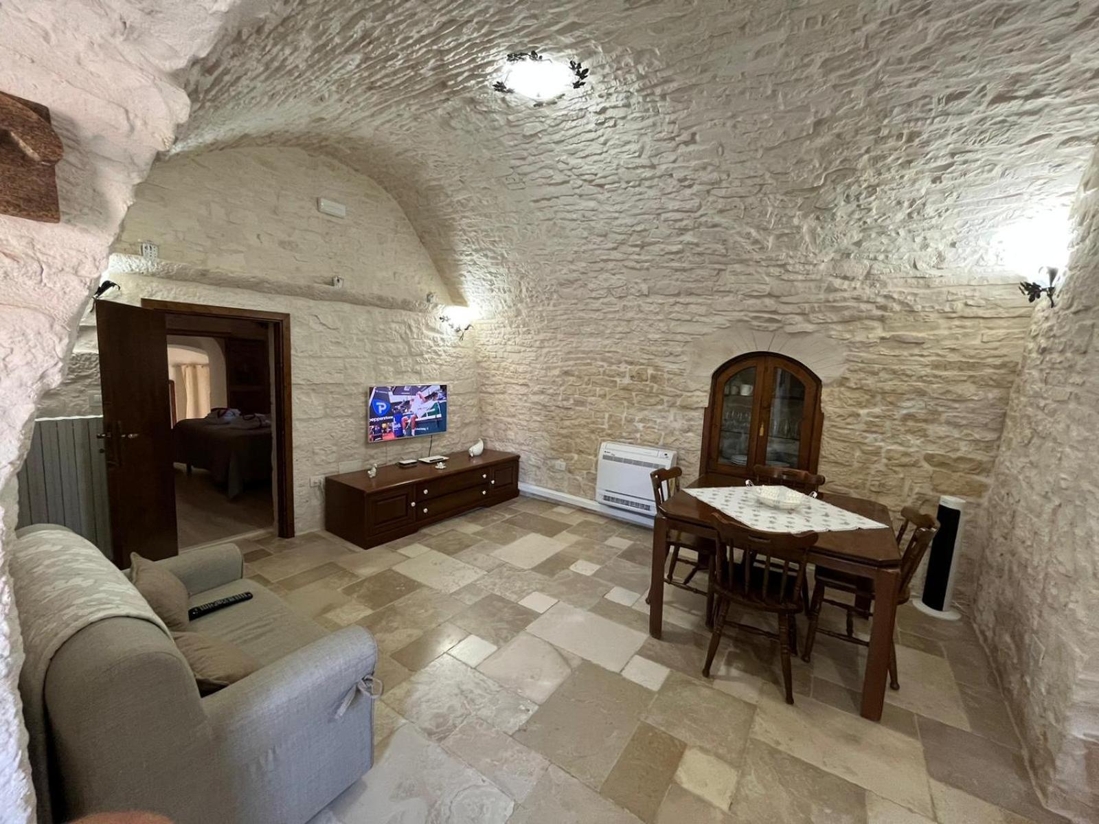 Two-Bedroom House - Photo 20