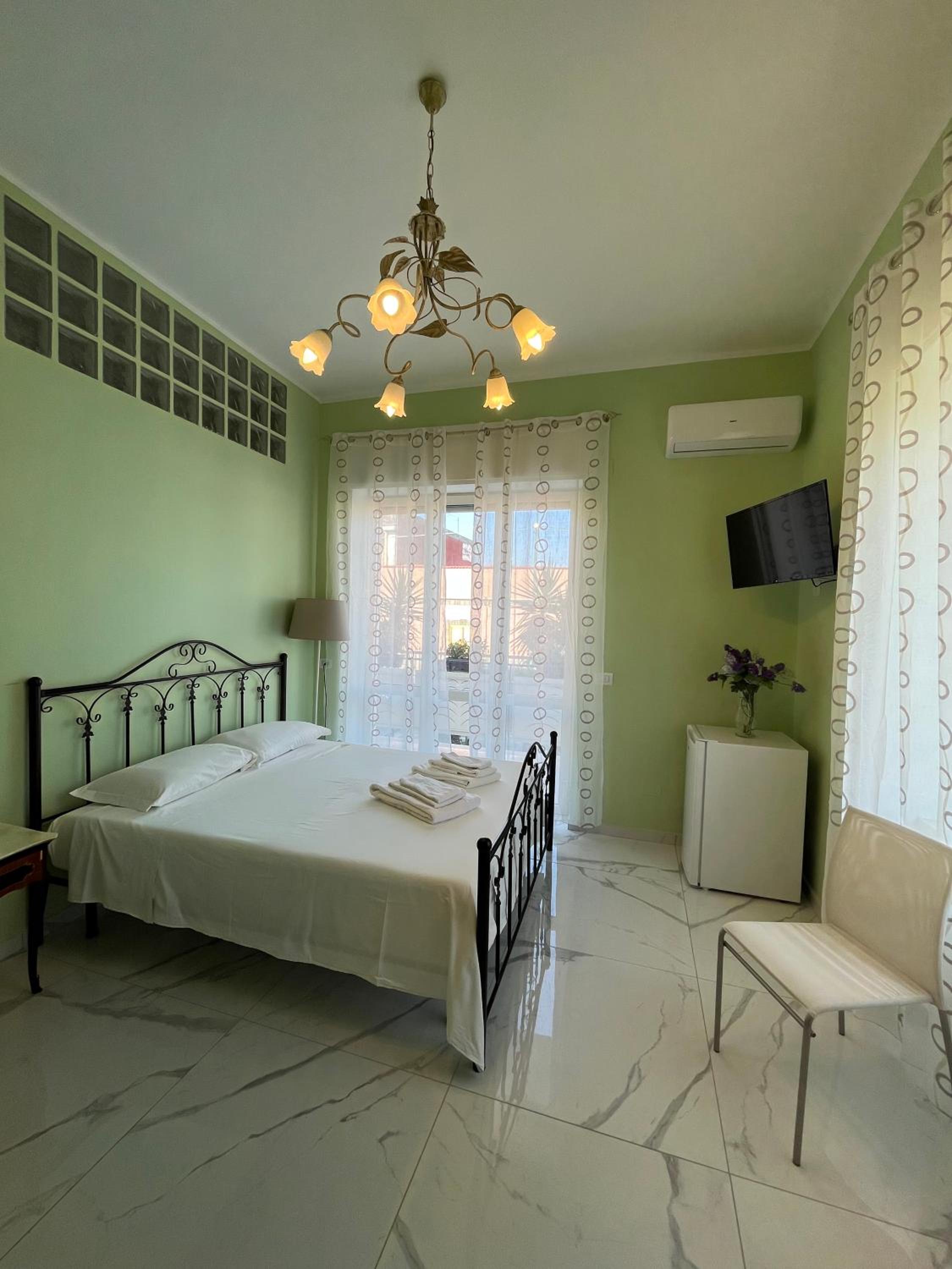 Deluxe Double Room with Balcony photo 1