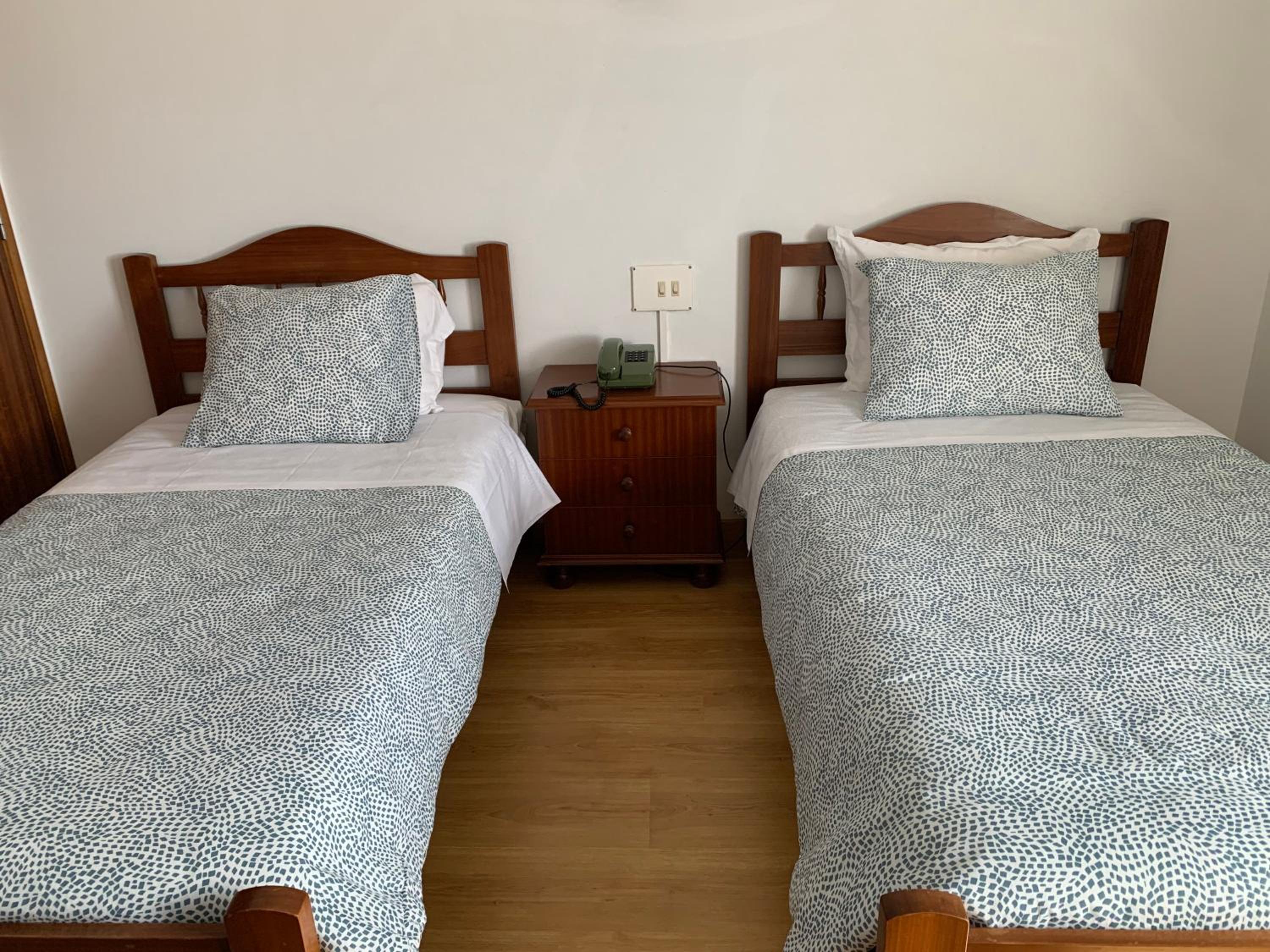 Economy Twin Room - Photo 1
