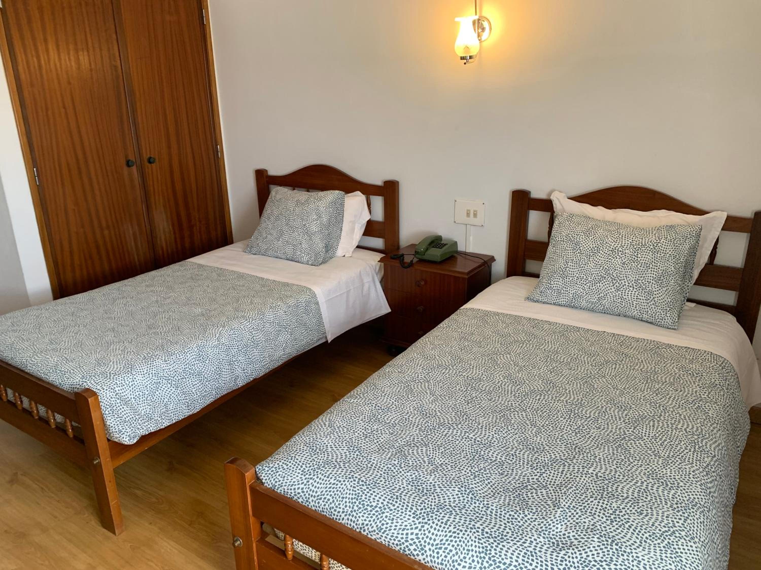 Standard Twin Room - Photo 1