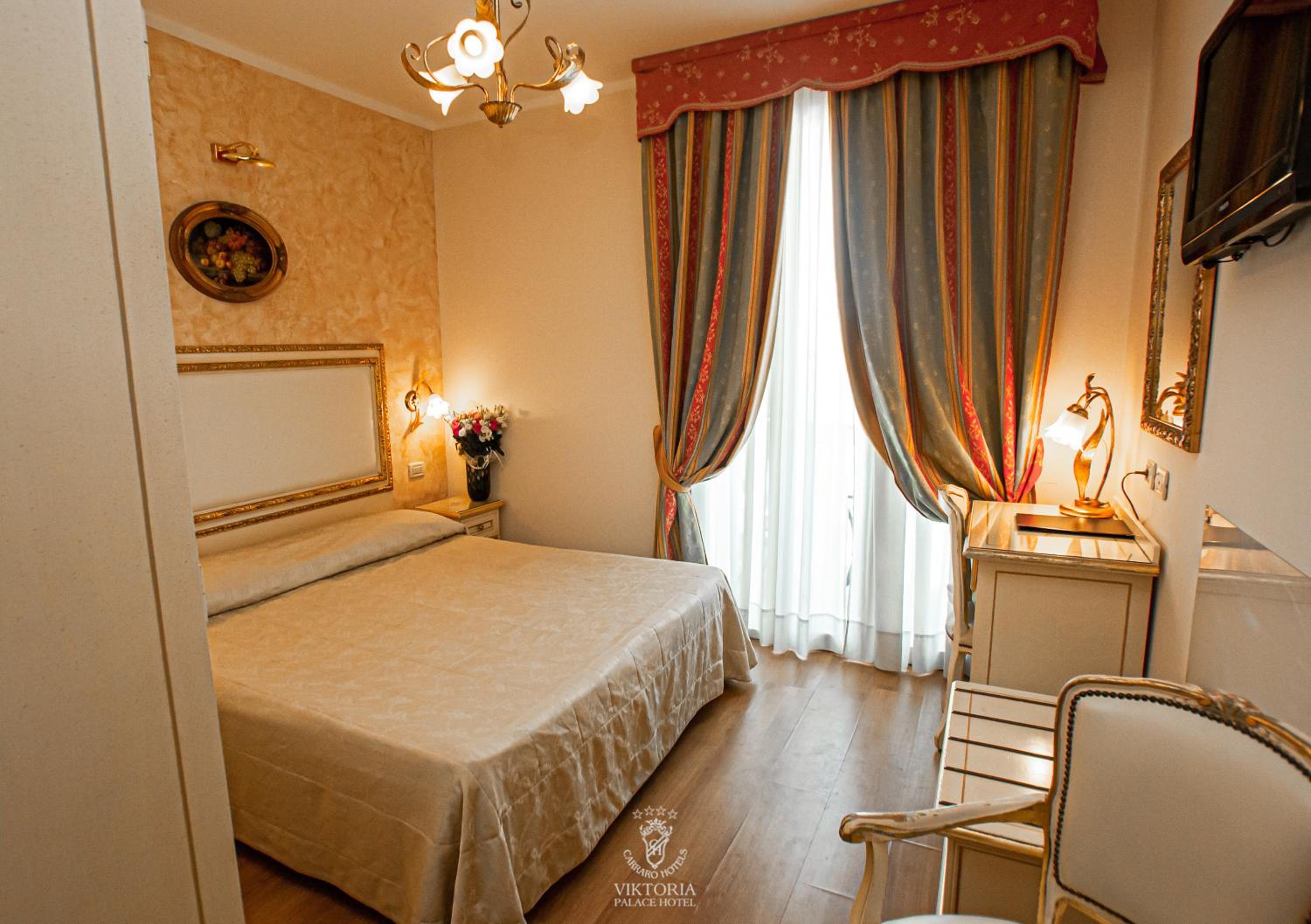 Deluxe Double Room with Balcony and Lagoon View