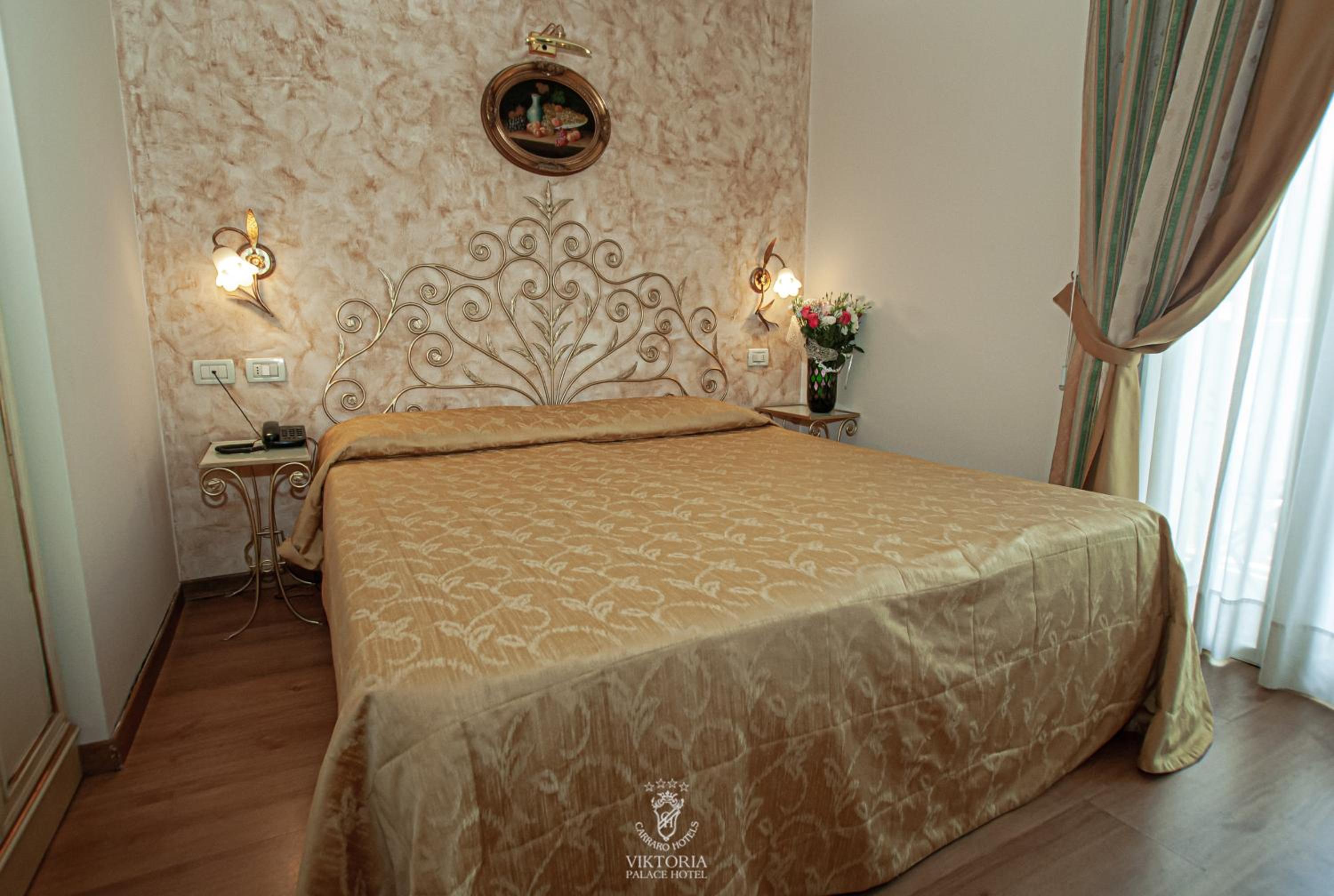 Double or Twin Room with Sea View