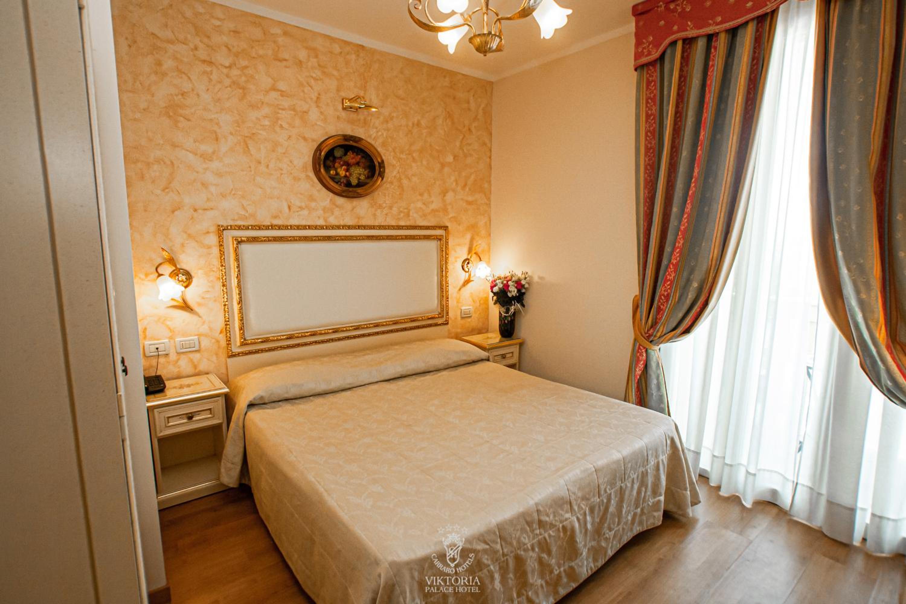 Double or Twin Room with Sea View