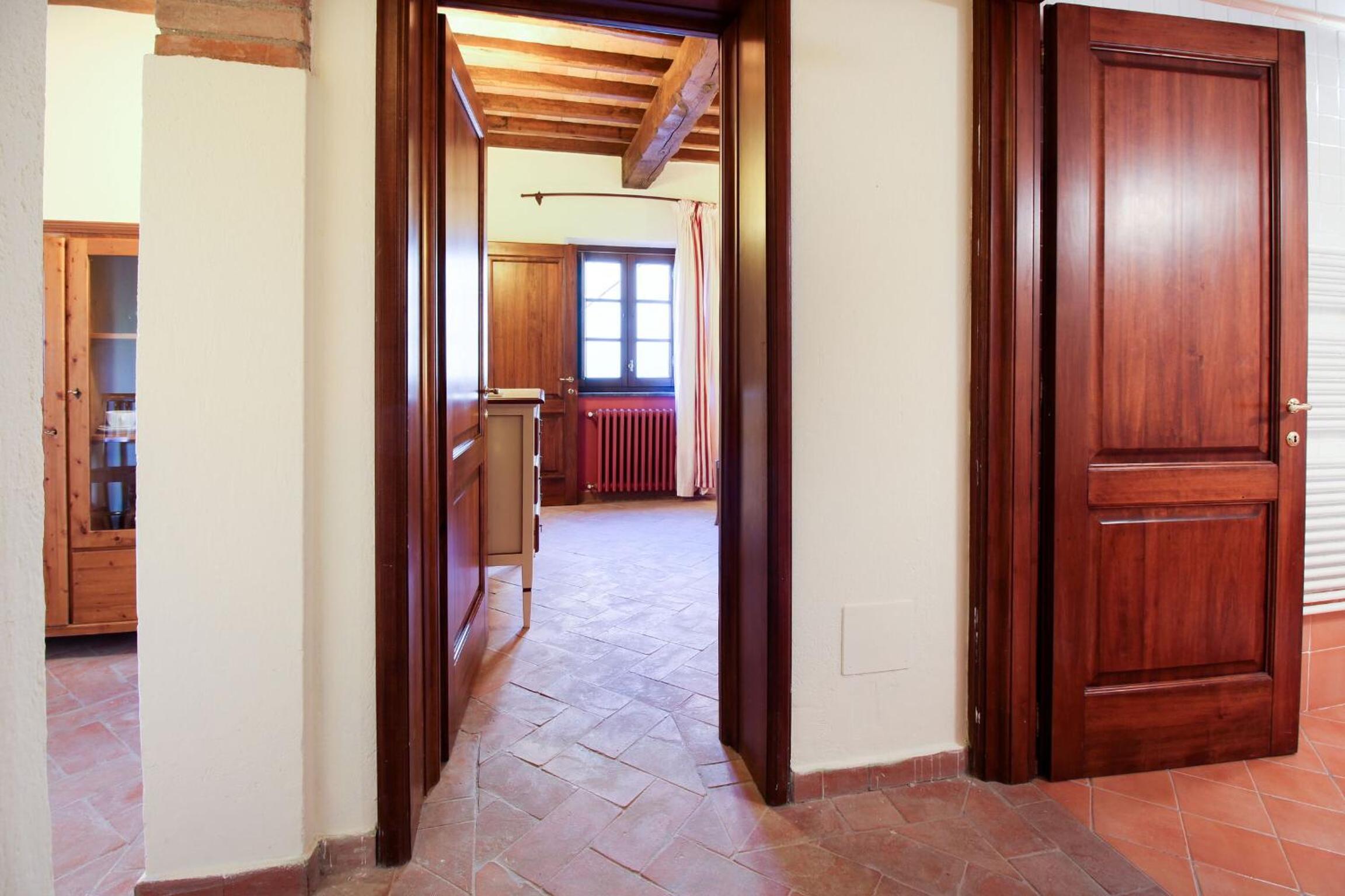 Apartment 2 photo 3