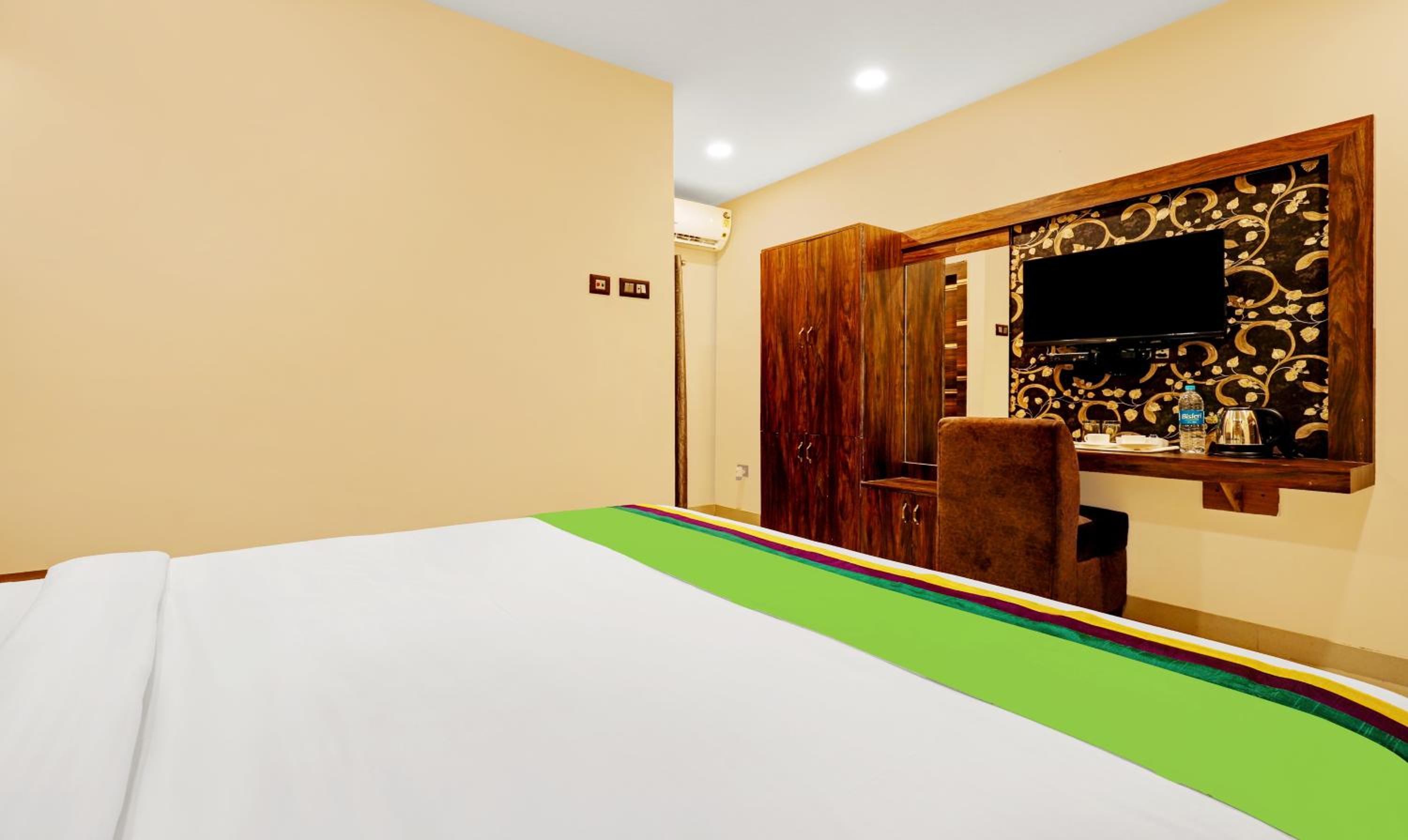 Deluxe  Room - Photo 2