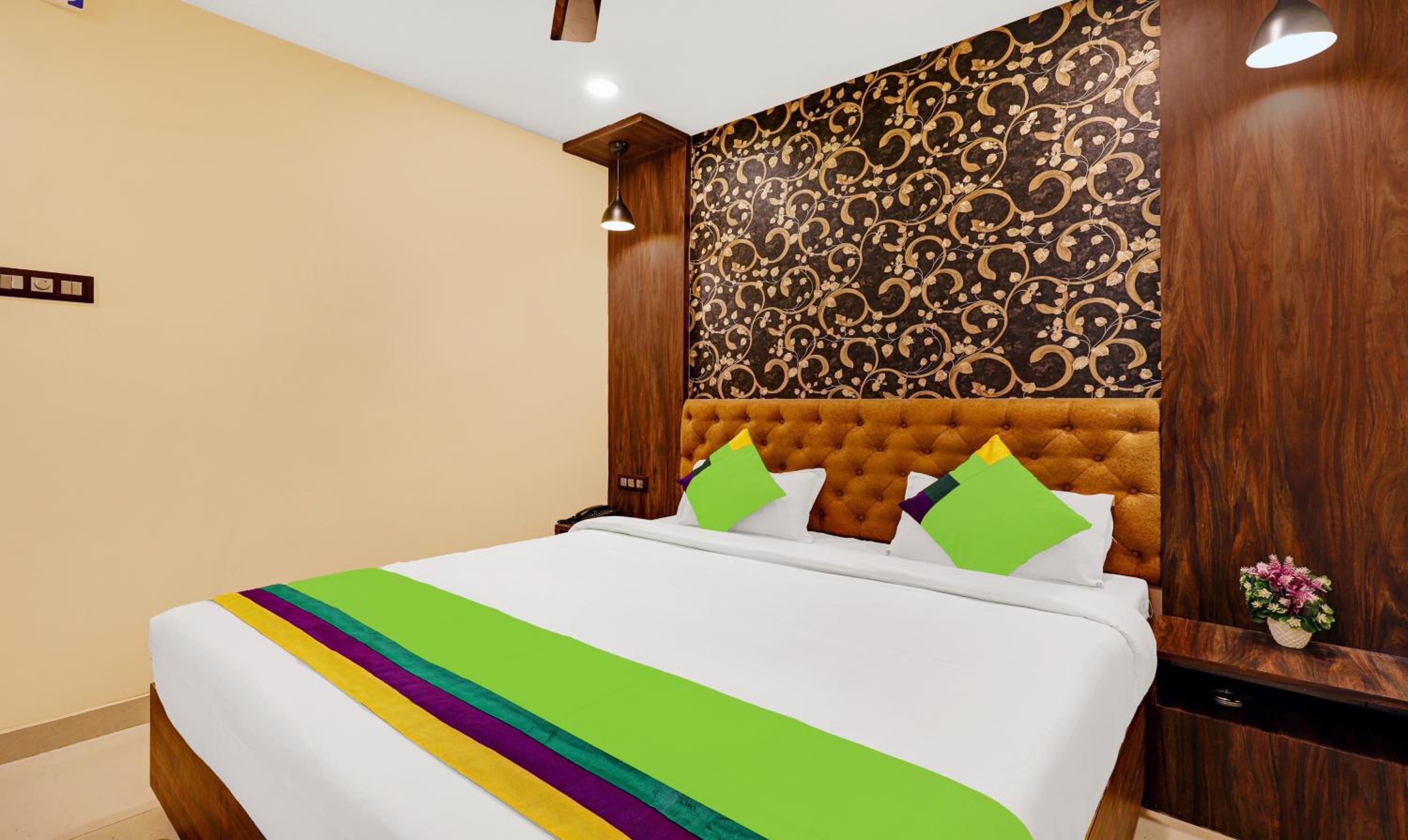 Deluxe  Room - Photo 4
