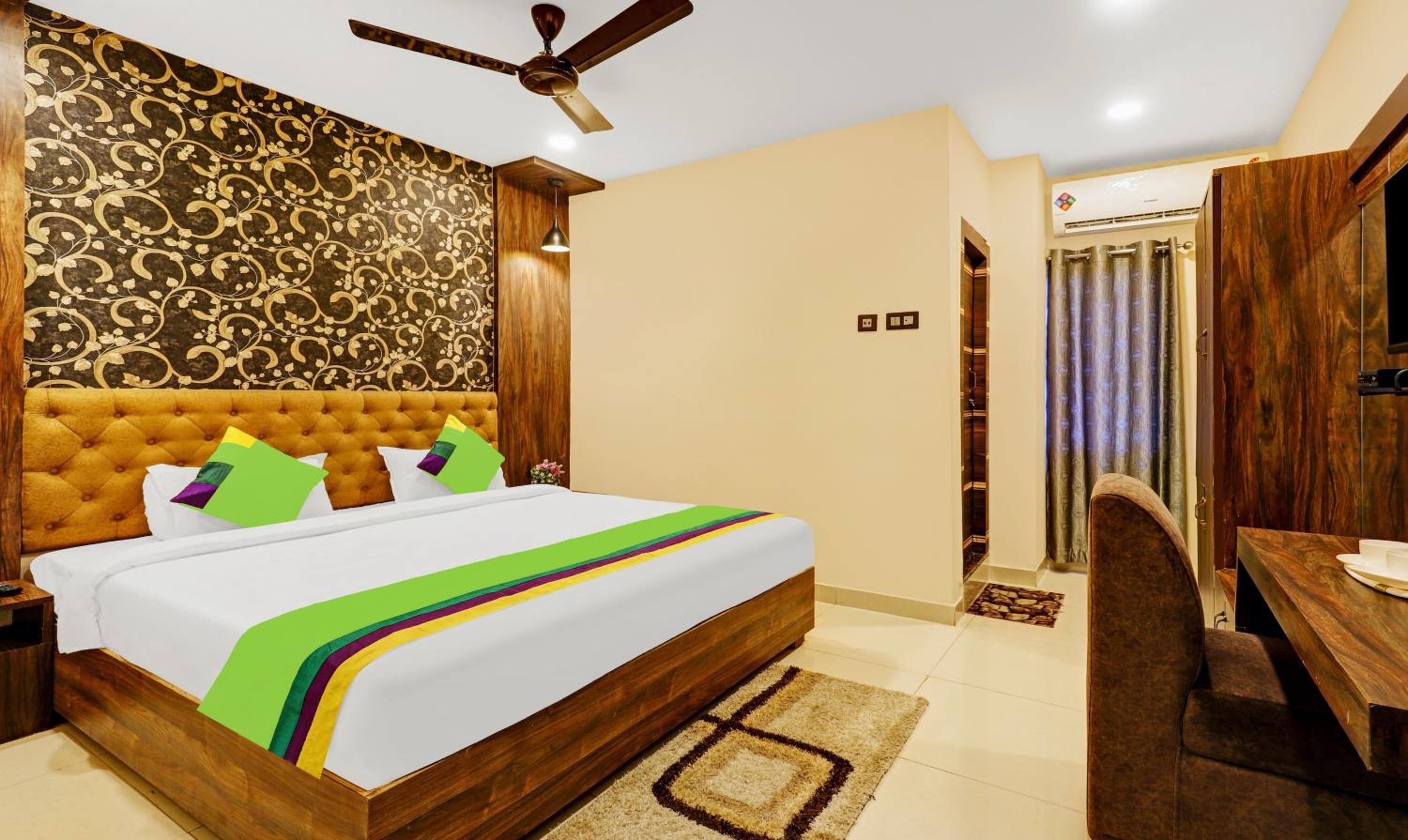 Deluxe  Room - Photo 8