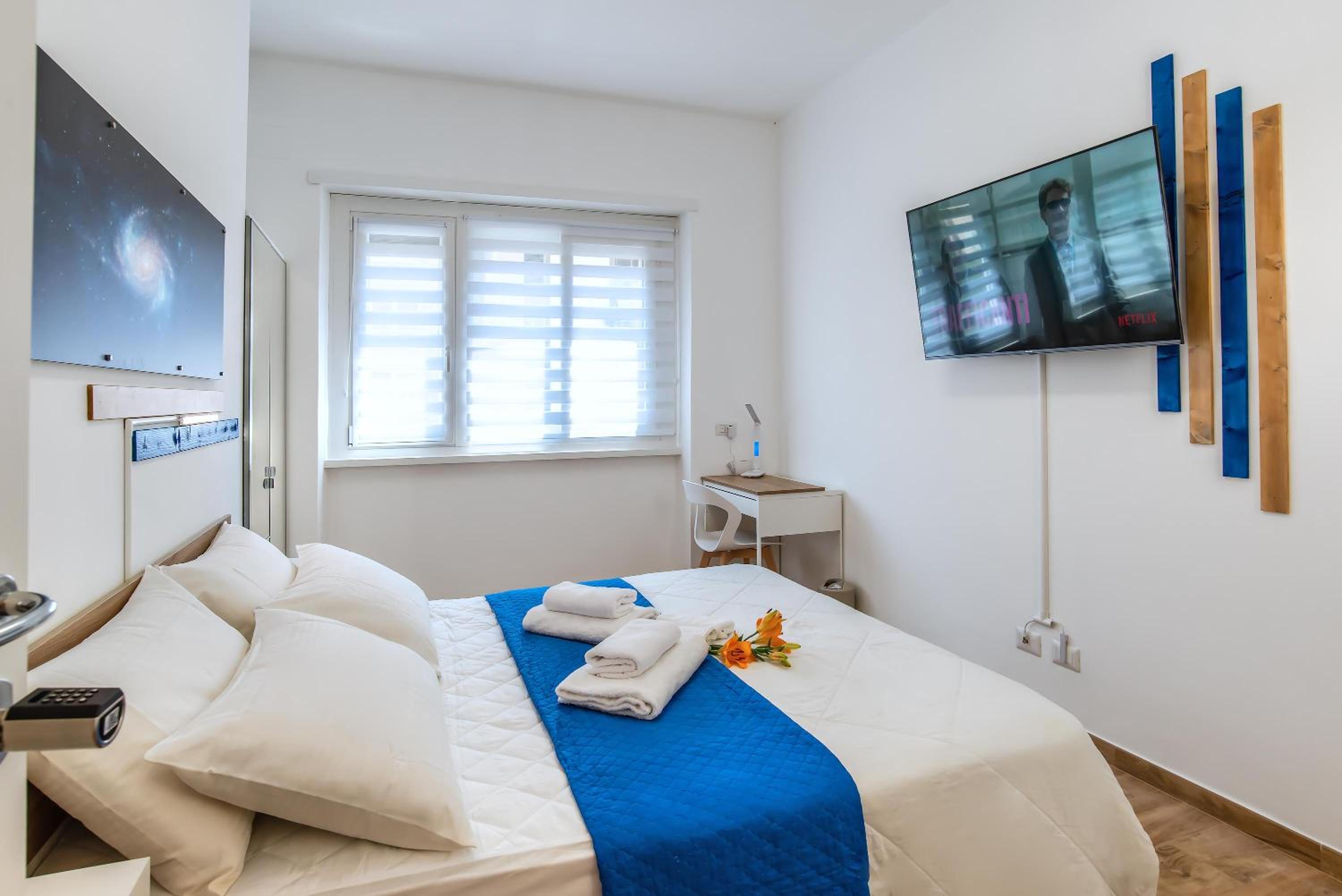 Double Room with Private External Bathroom