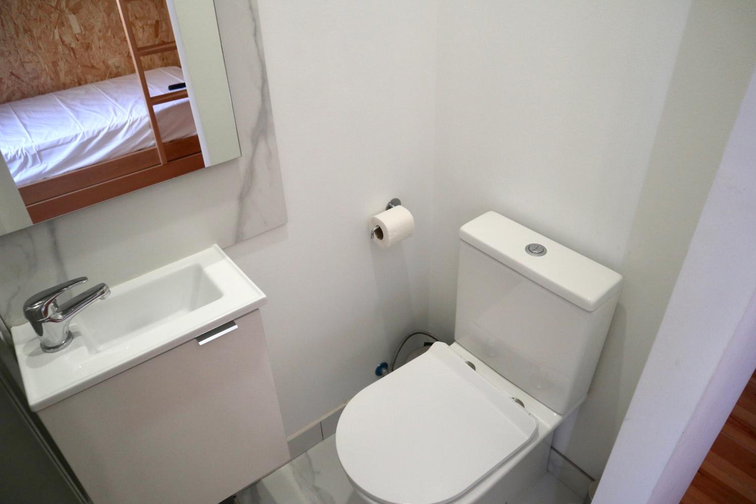 Double or Twin Room - Photo 5