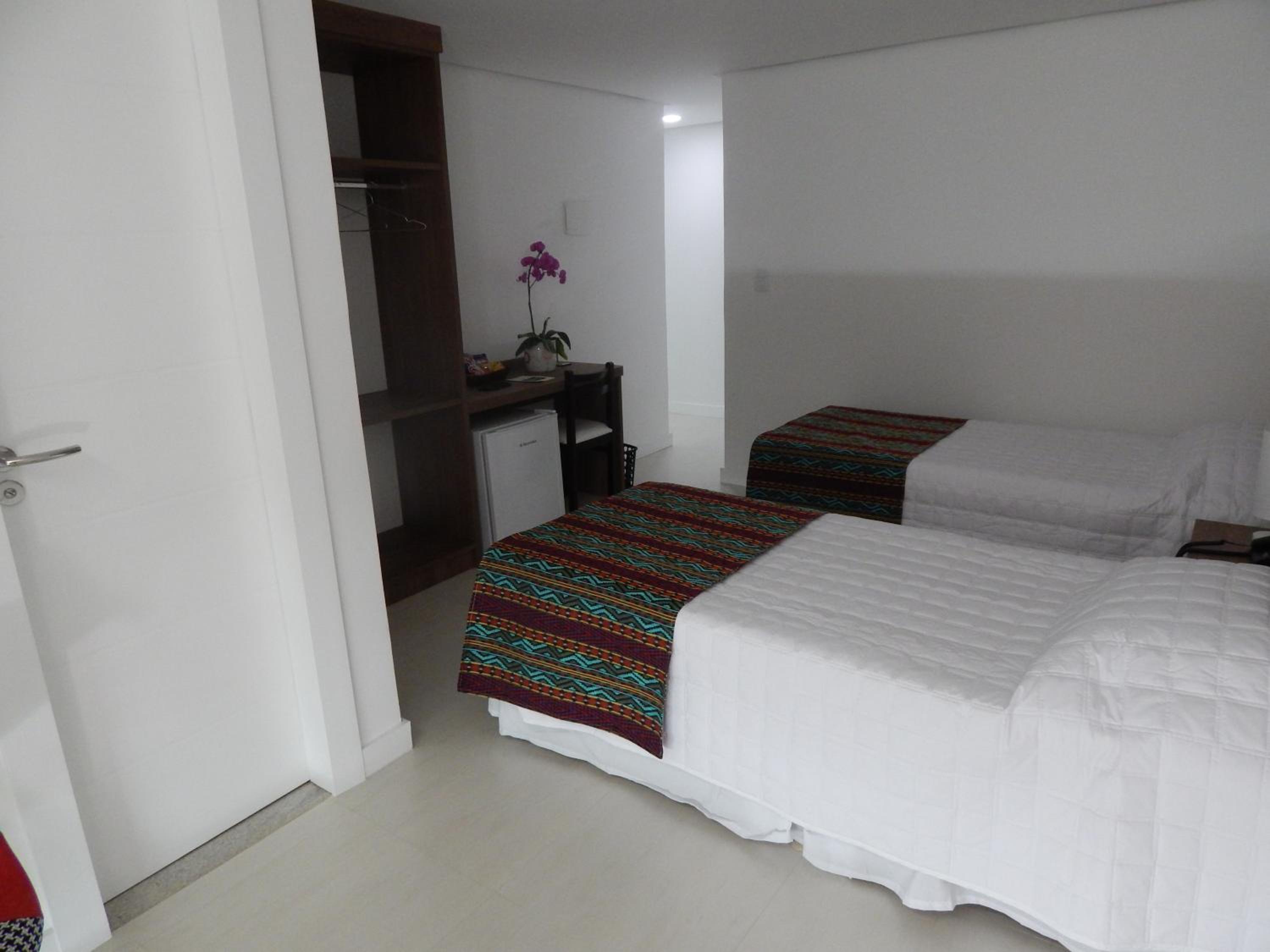 Deluxe Twin Room - Photo 2