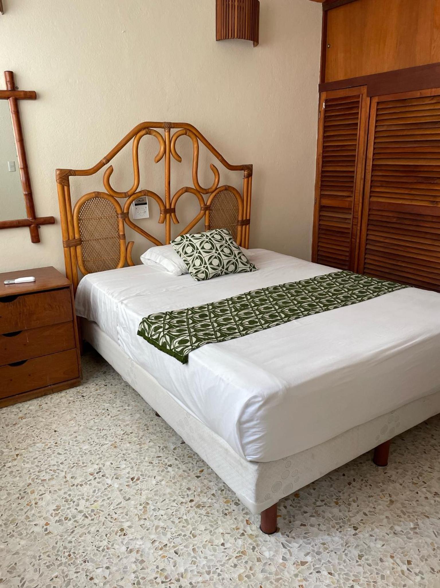 Family Suite with Balcony - Photo 8