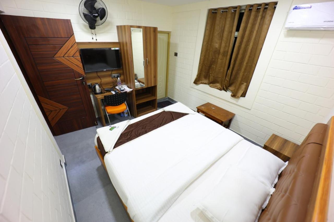 Deluxe Double Room with Balcony photo 1
