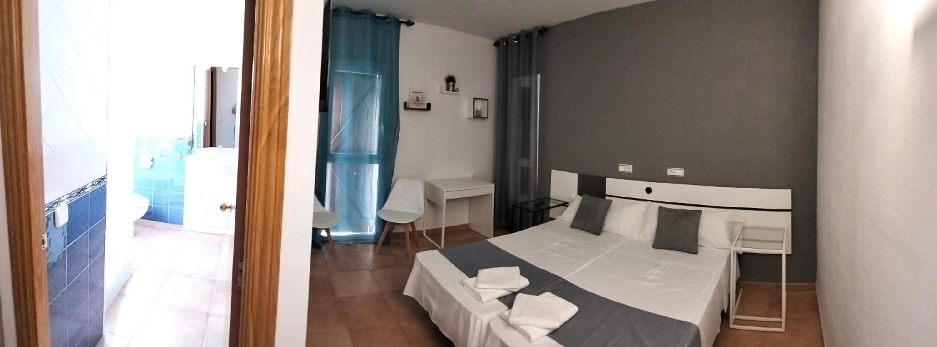 Budget Twin Room photo 2