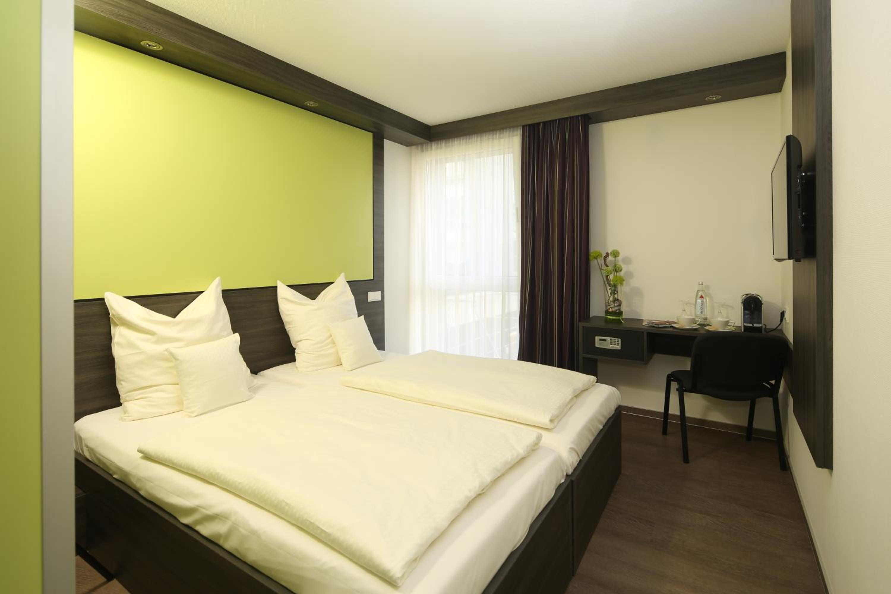 Standard Double Room photo 3