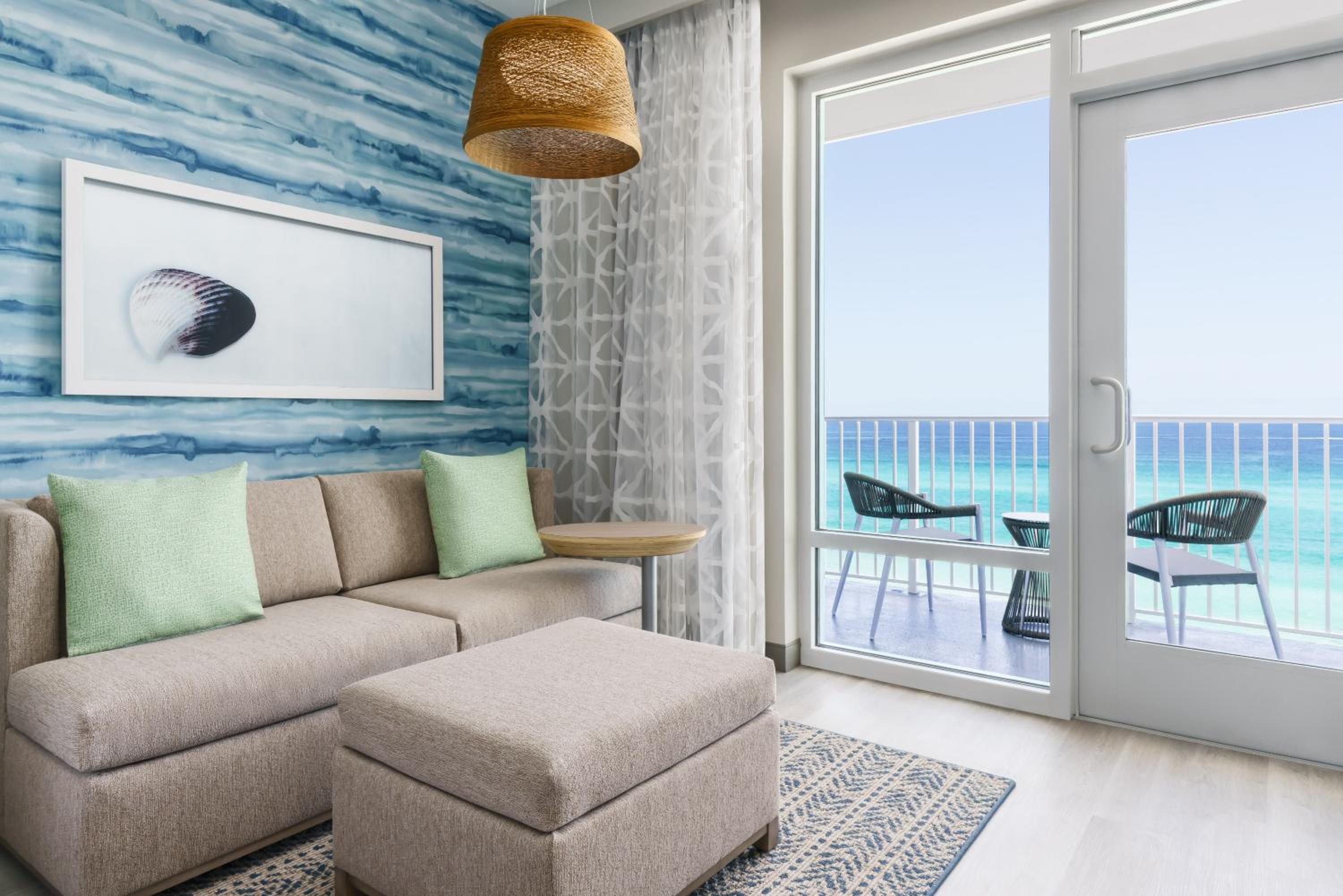 Queen Room with Two Queen Beds, Balcony and Gulf View - Photo 5