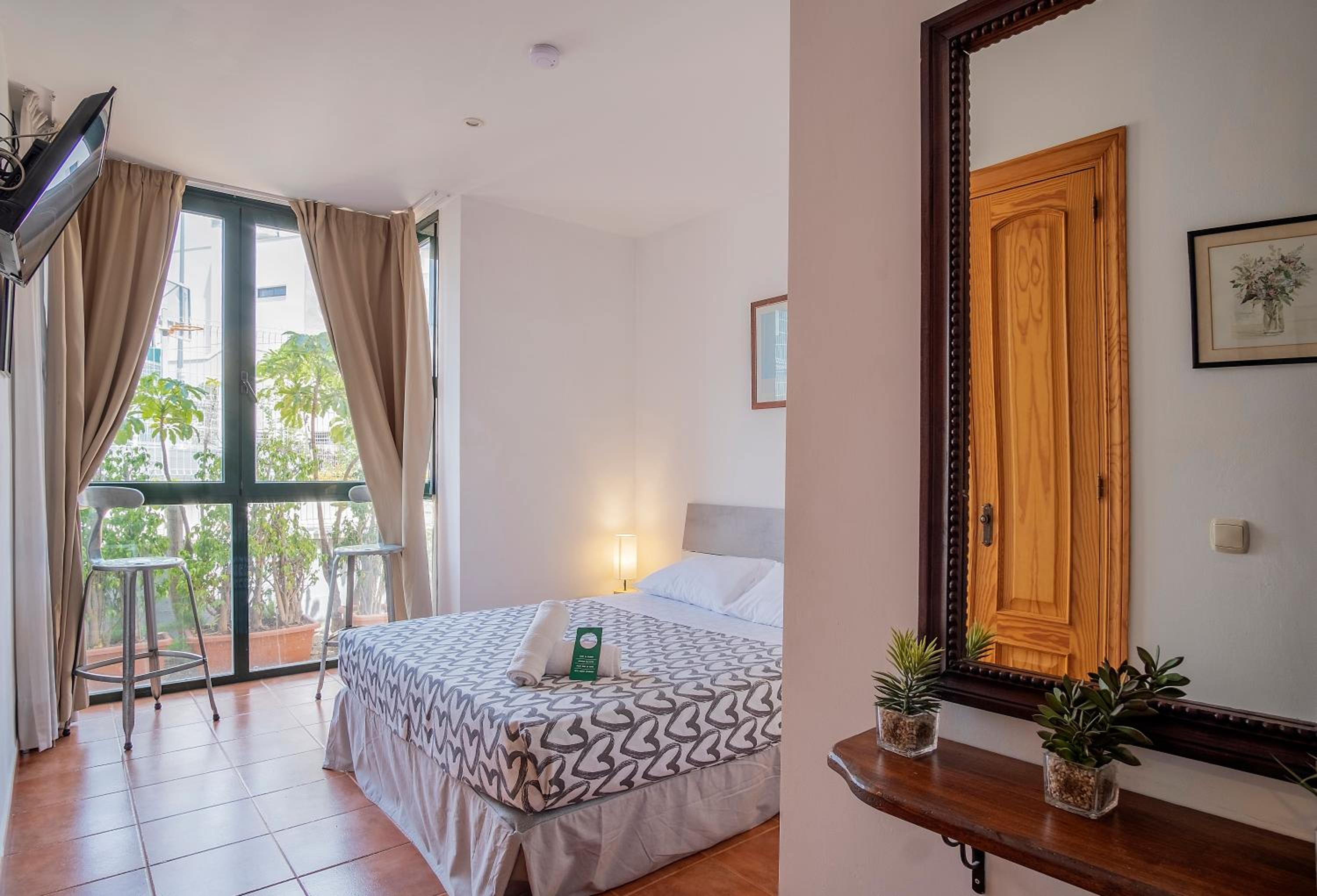 Double Room - Photo 6