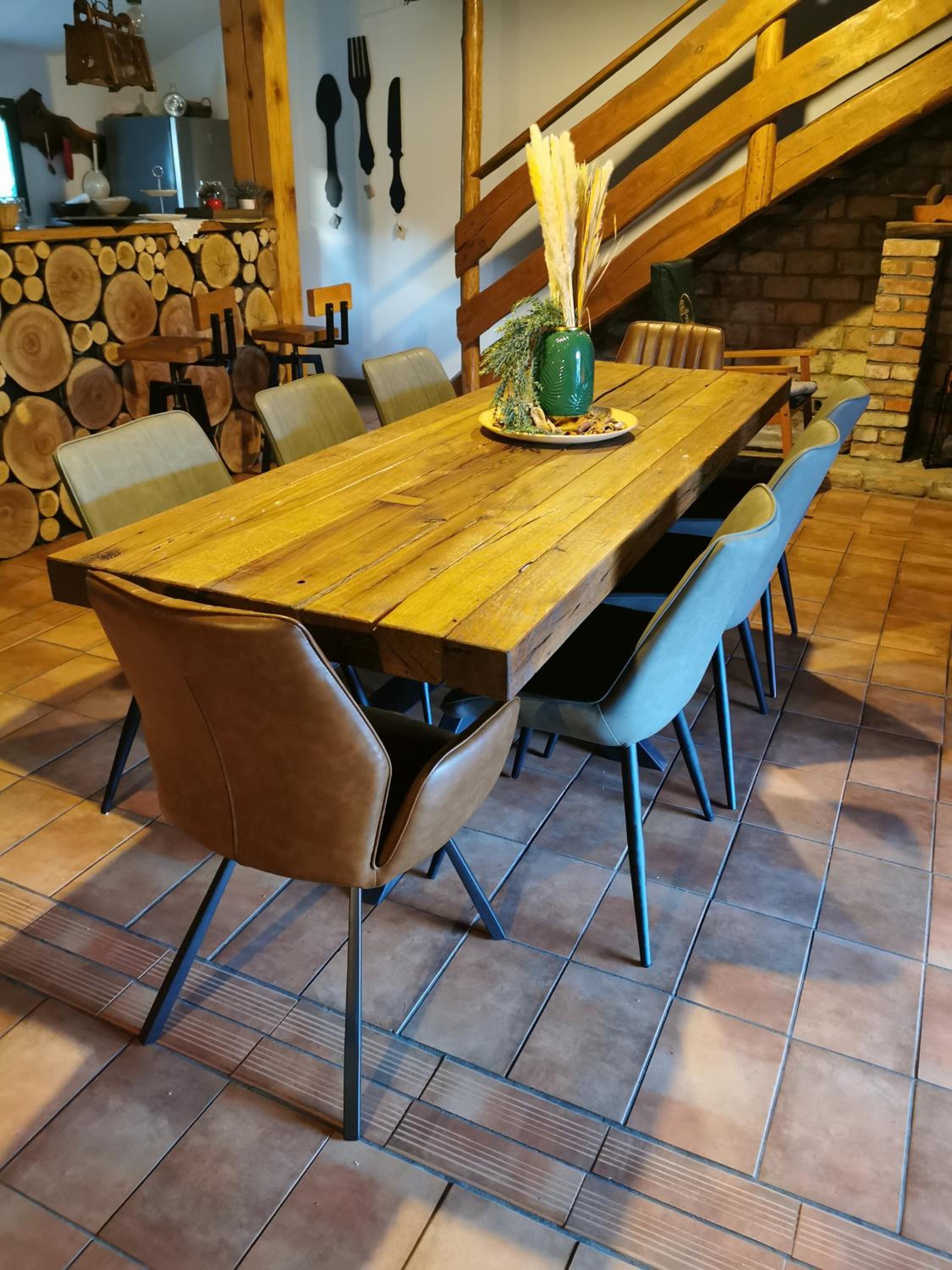 Four-Bedroom House - Photo 23