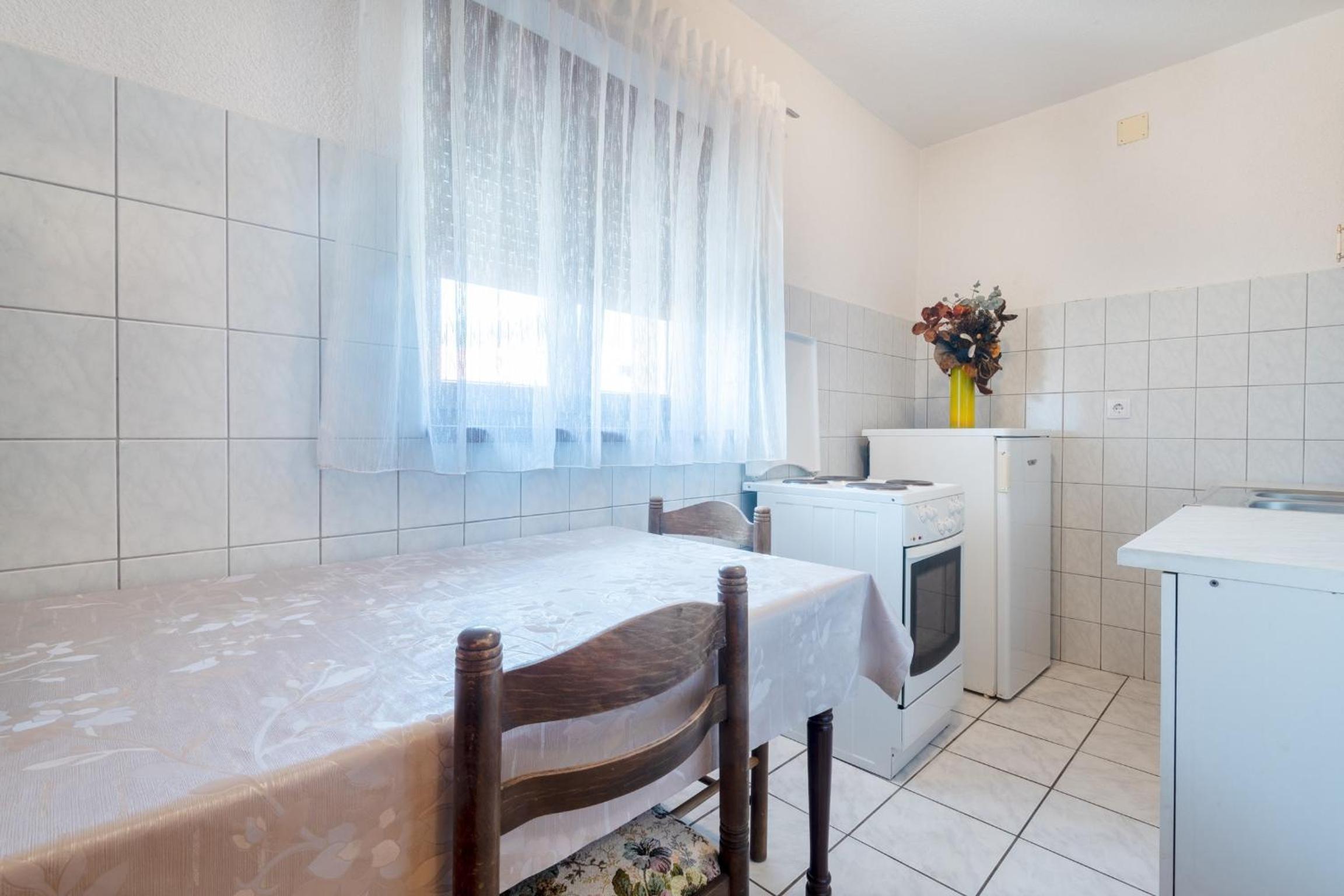 Studio Apartment with Balcony photo 3